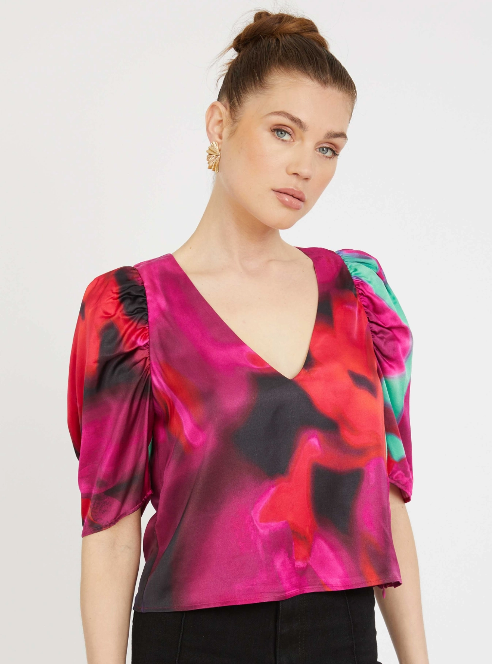 Arden Top in Blur Iris Bloom QuickDryTechnology HiddenZipper