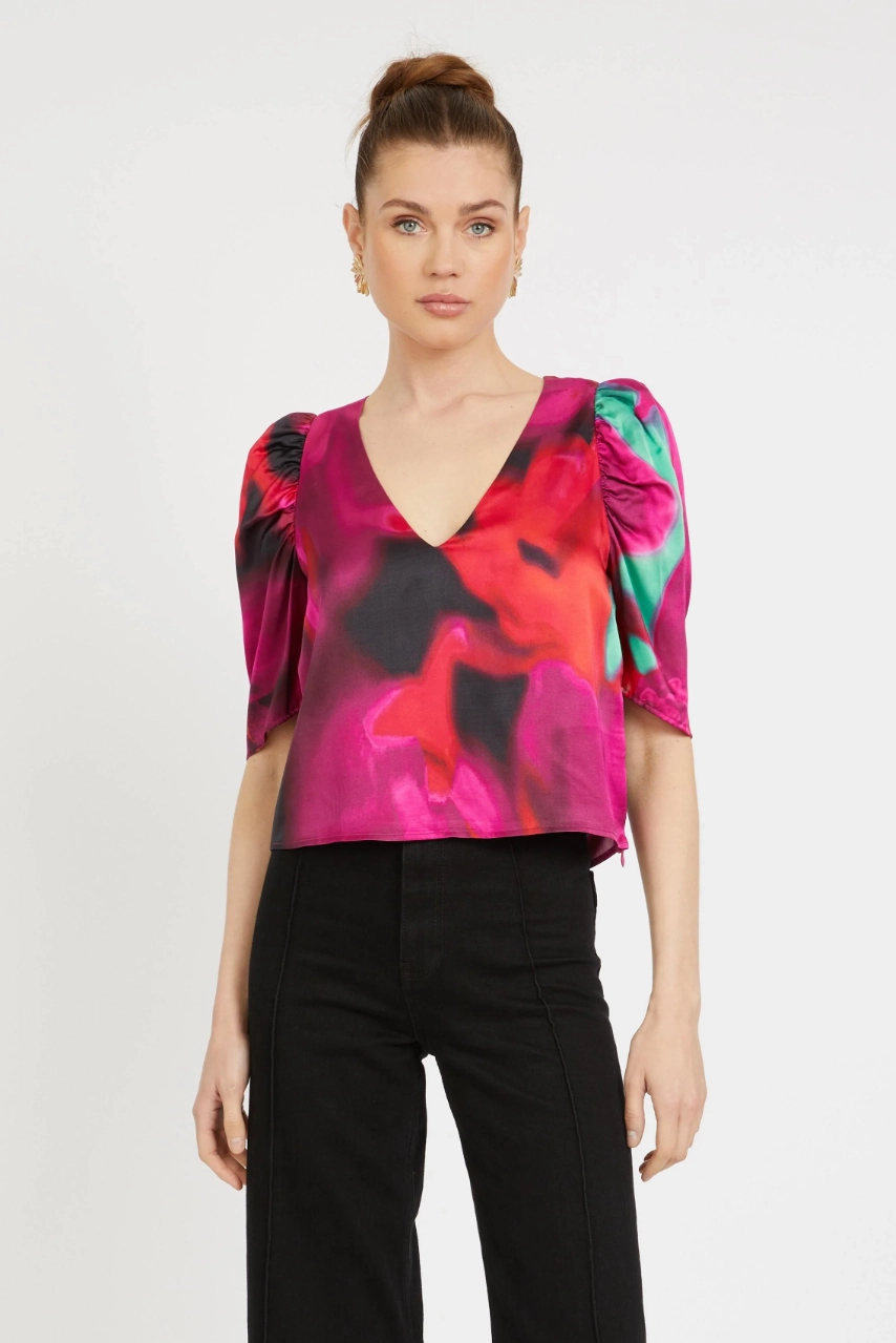 Arden Top in Blur Iris Bloom PunctureResistantReinforcement SlimFit