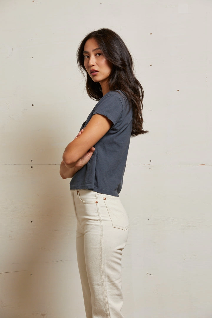 ArticulatedElbowShaping Alanis Recycled Cotton V-Neck Tee in Night