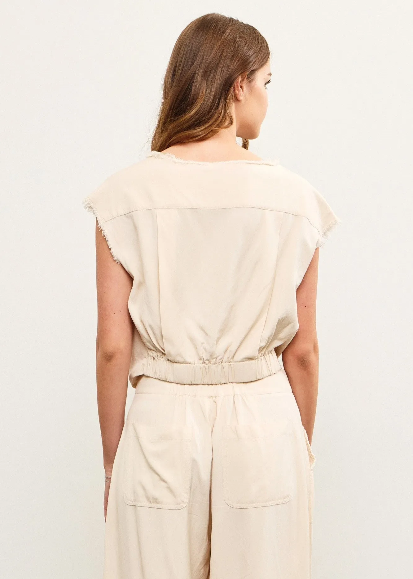 Non Restrictive Cut ALEJANDRA GATHERED SLEEVELESS TOP