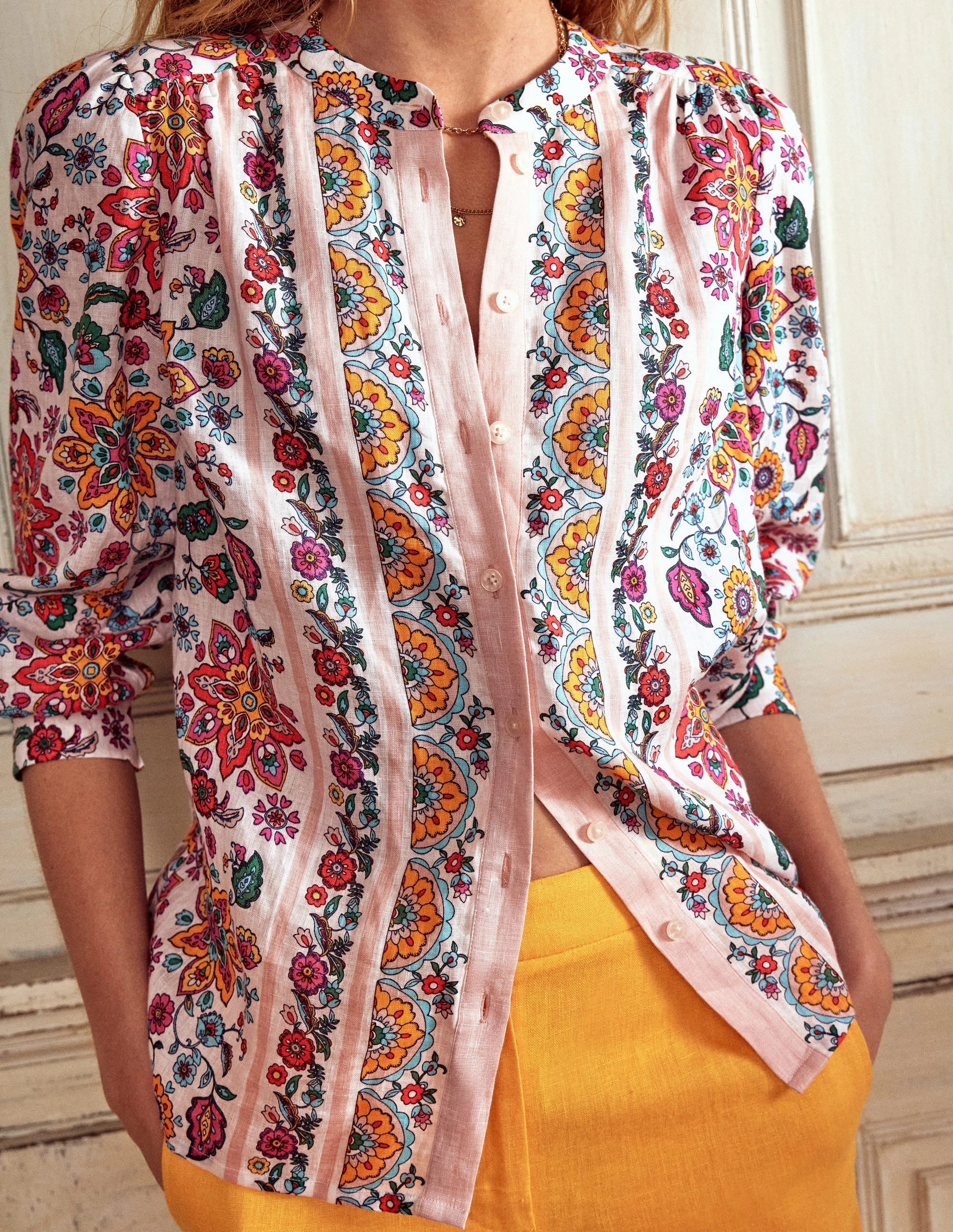 Alicia Linen Top-Ivory Botanical Sprig PolyesterBlend NonRestrictive Fit