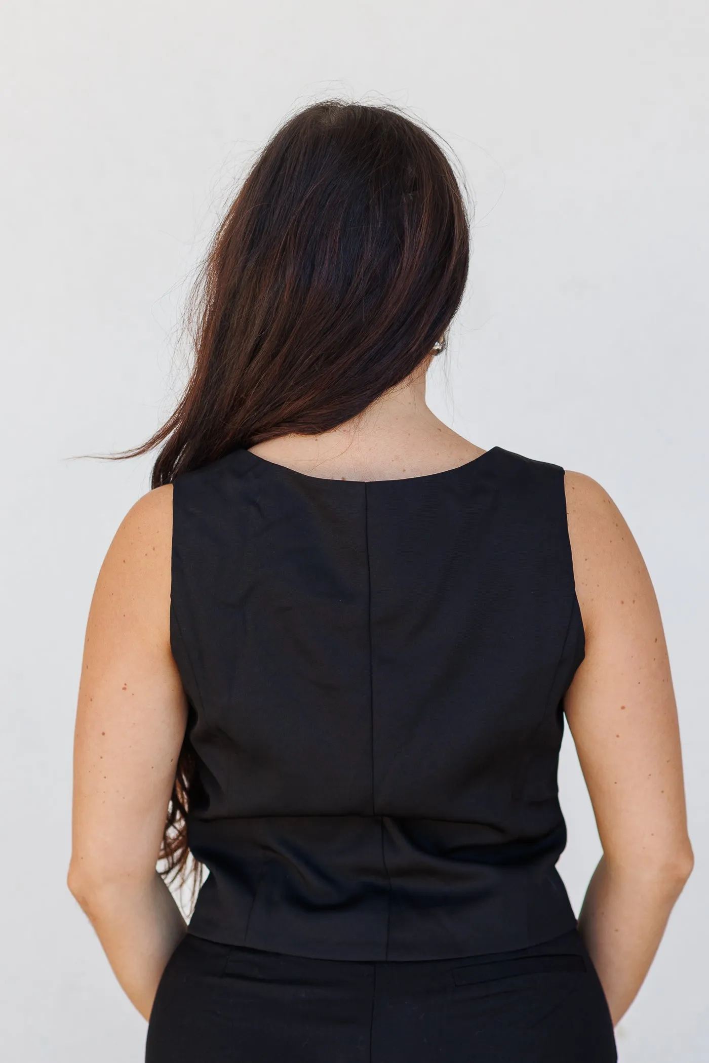 ALINA SUIT VEST Temperature Regulating Fibers