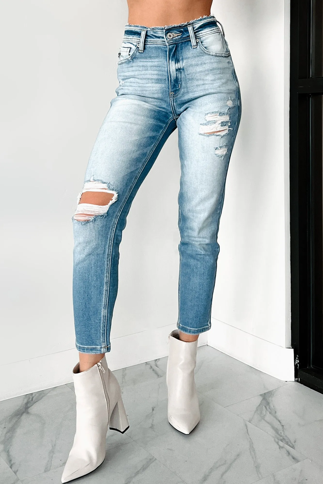 Andreas High Rise Distressed Kancan Mom Jeans (Light) Wear It All