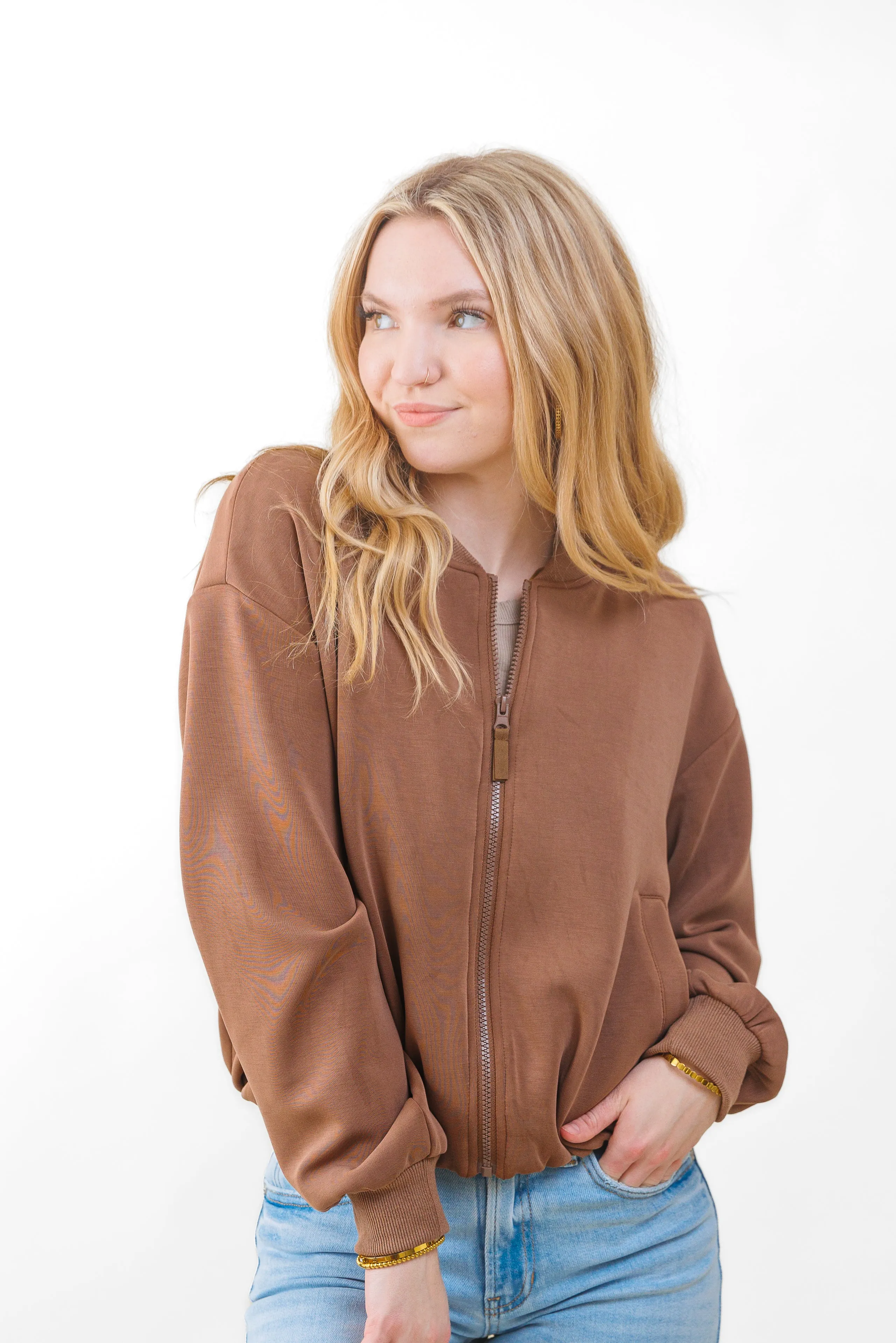 Hypoallergenic Fiber V-neck Shirt LUCY BOMBER JACKET