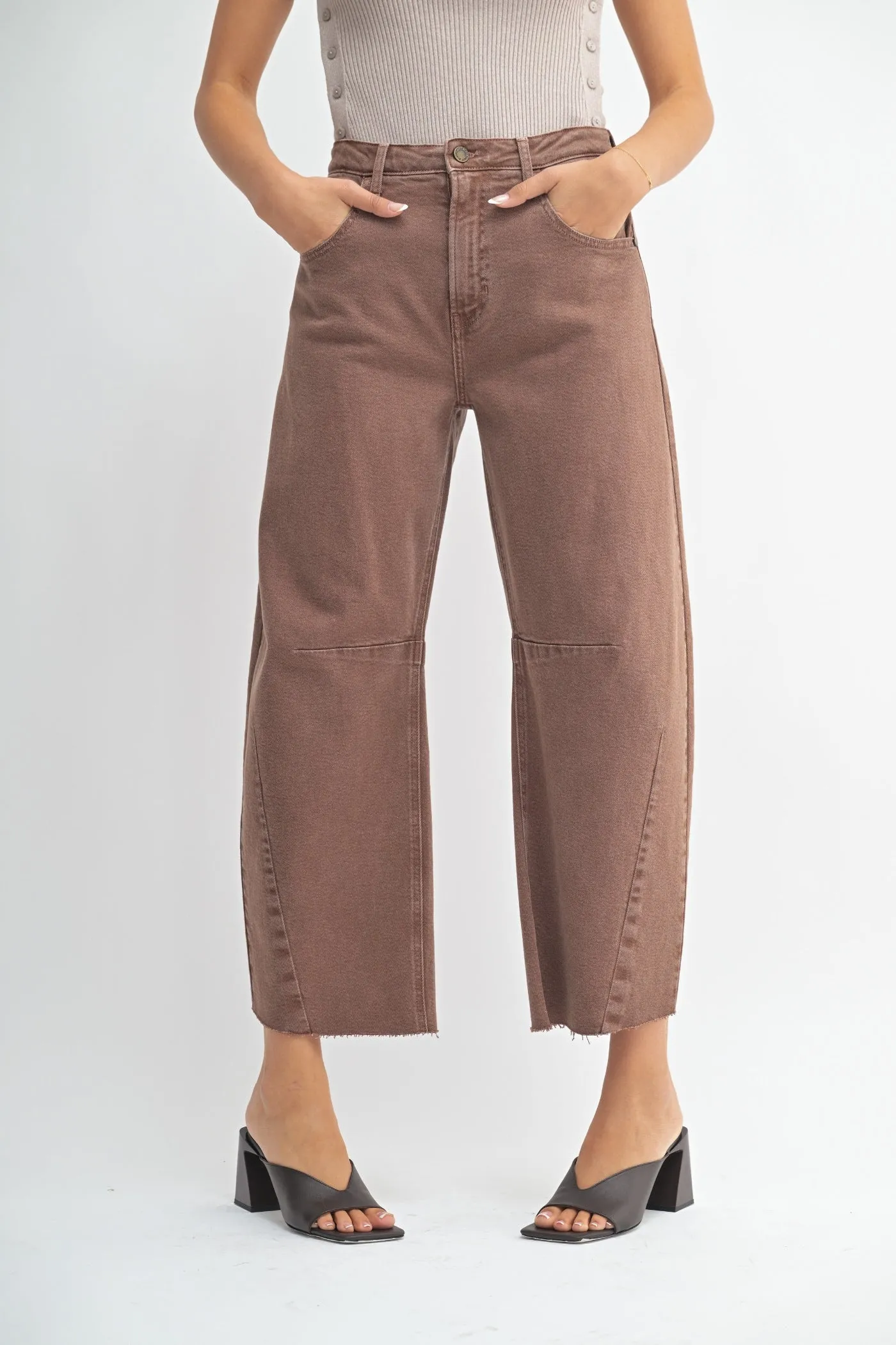 ARIANA ESPRESSO BARREL JEANS High Durability Articulated Knee Shape