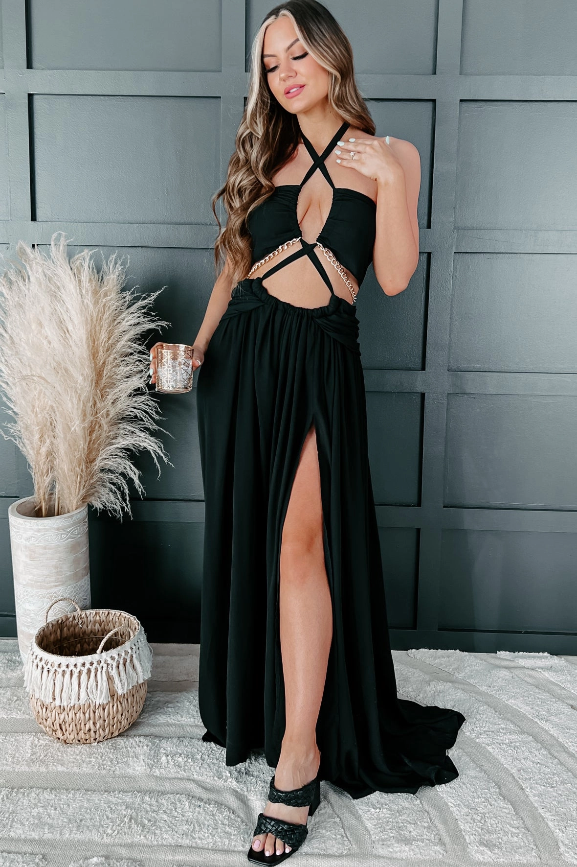 Snag Resistant Surface Beautifully Bold Cut-Out Halter Maxi Dress (Black)