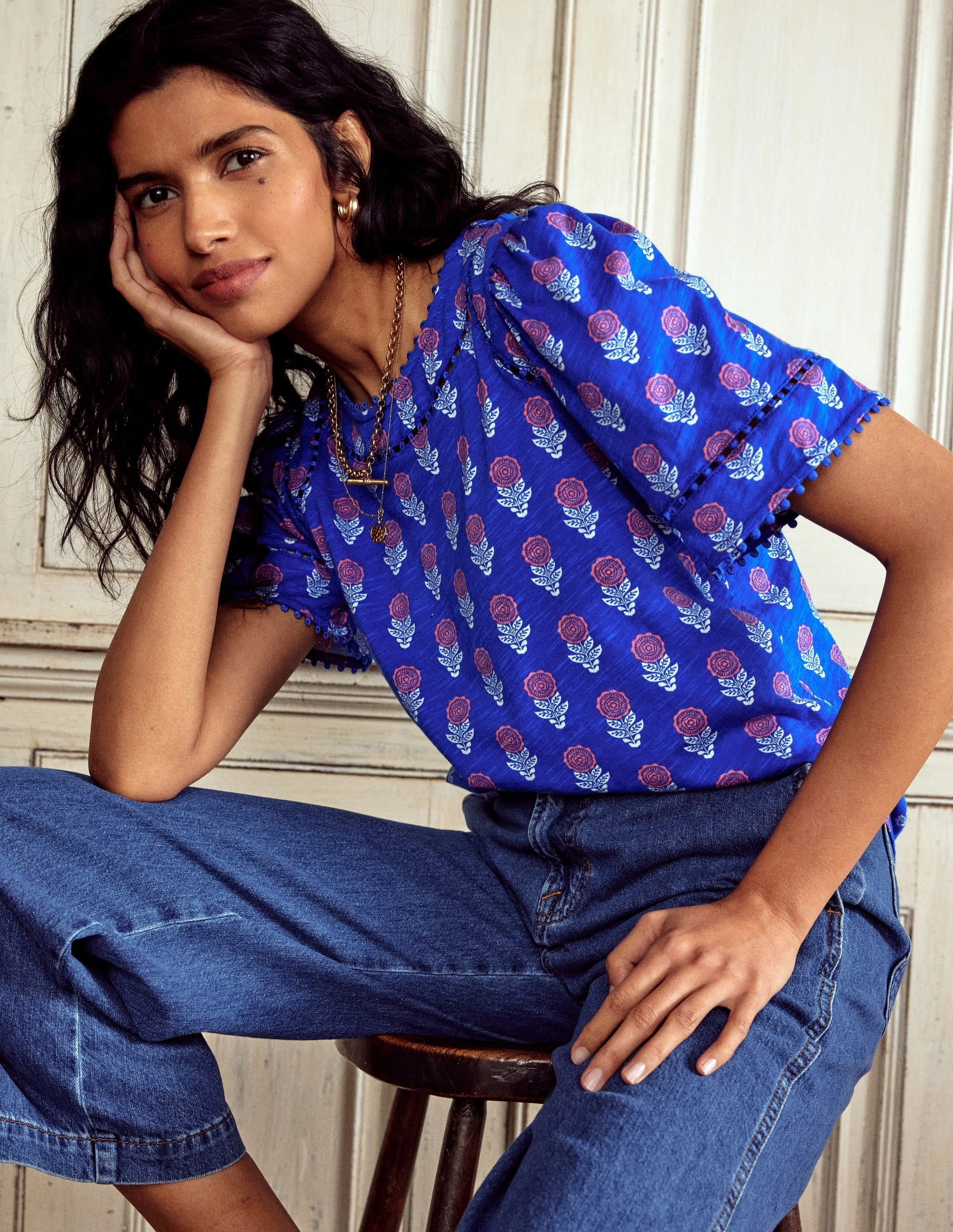 Mila Trim Detail Top-Gallery Blue, Dahlia Sprig AbrasionResistantEdging ThermalRegulation