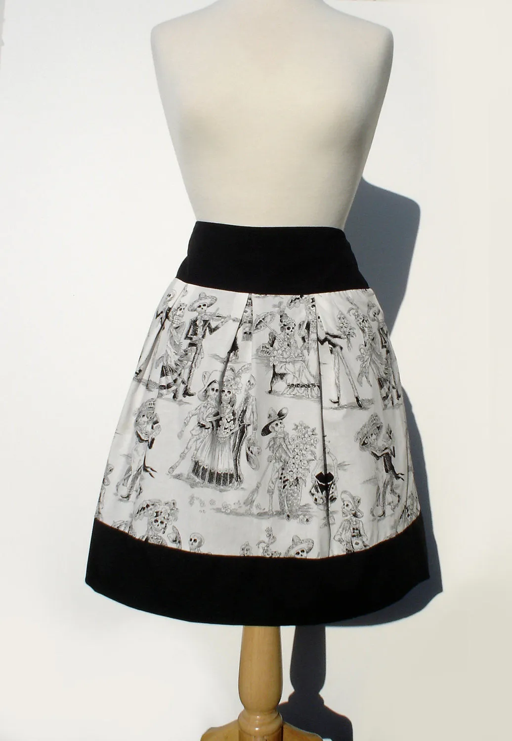 Calm Mood Black and White Catrina Skulls Day of the Dead Skirt #S-RS720