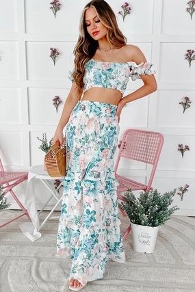 Durable Blend NonChafingEdges Garden Galavanting Floral Two-Piece Set (White Multi)