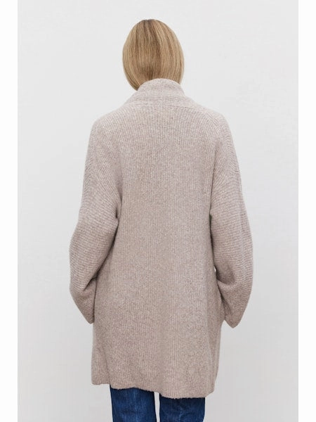 BoxySilhouette Calli Cardigan in Oat
