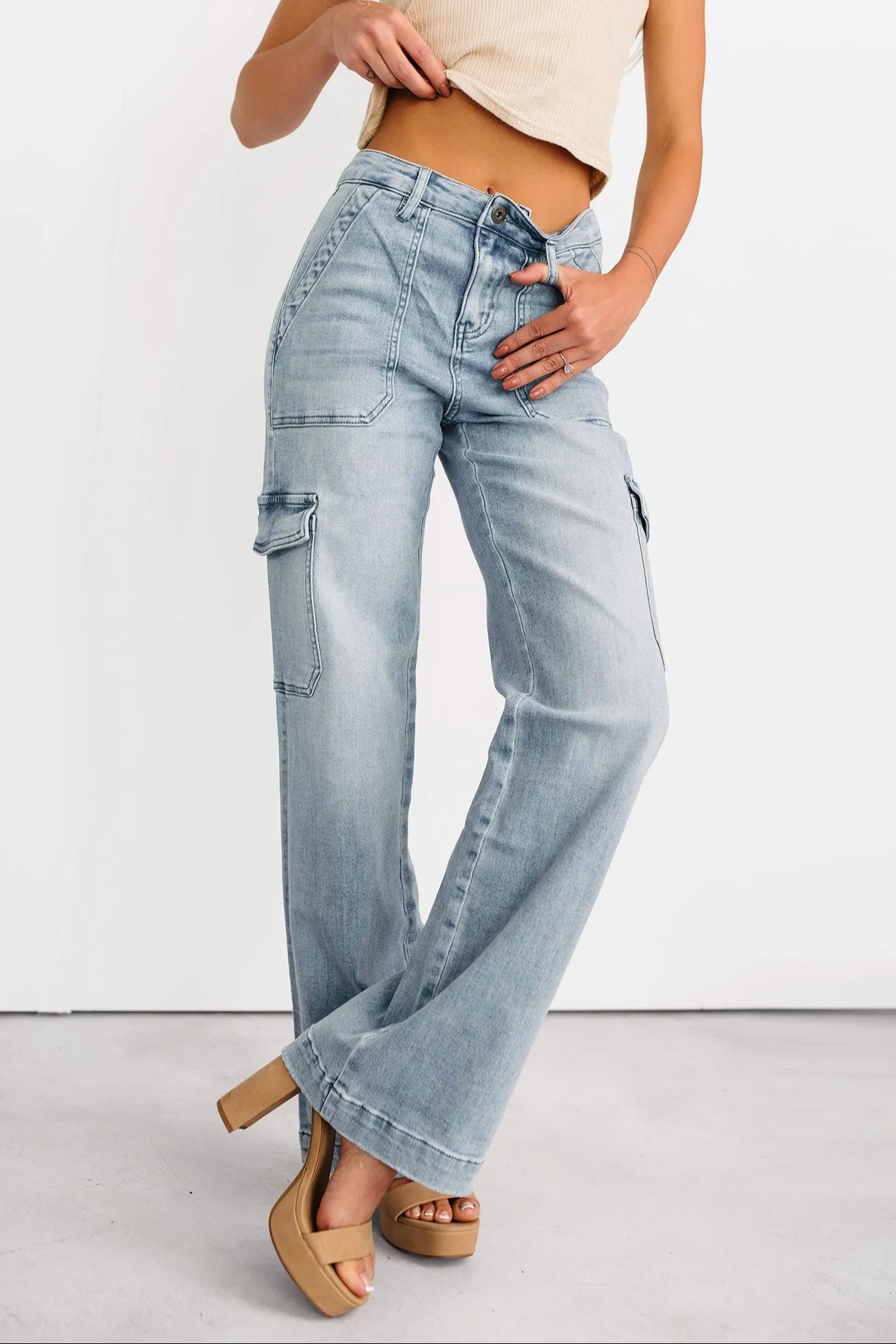 Modern Spring Mood Callum Wide Leg Cargo Mica Denim Jeans (Light)
