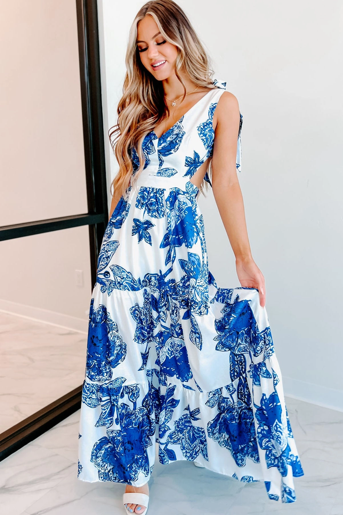 SweatAbsorbent Hydrophobic Threadwork Casa Rosa Printed Open Back Maxi Dress (White/Blue)