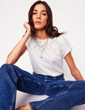 Anya Broderie T-shirt-White Loose Tee