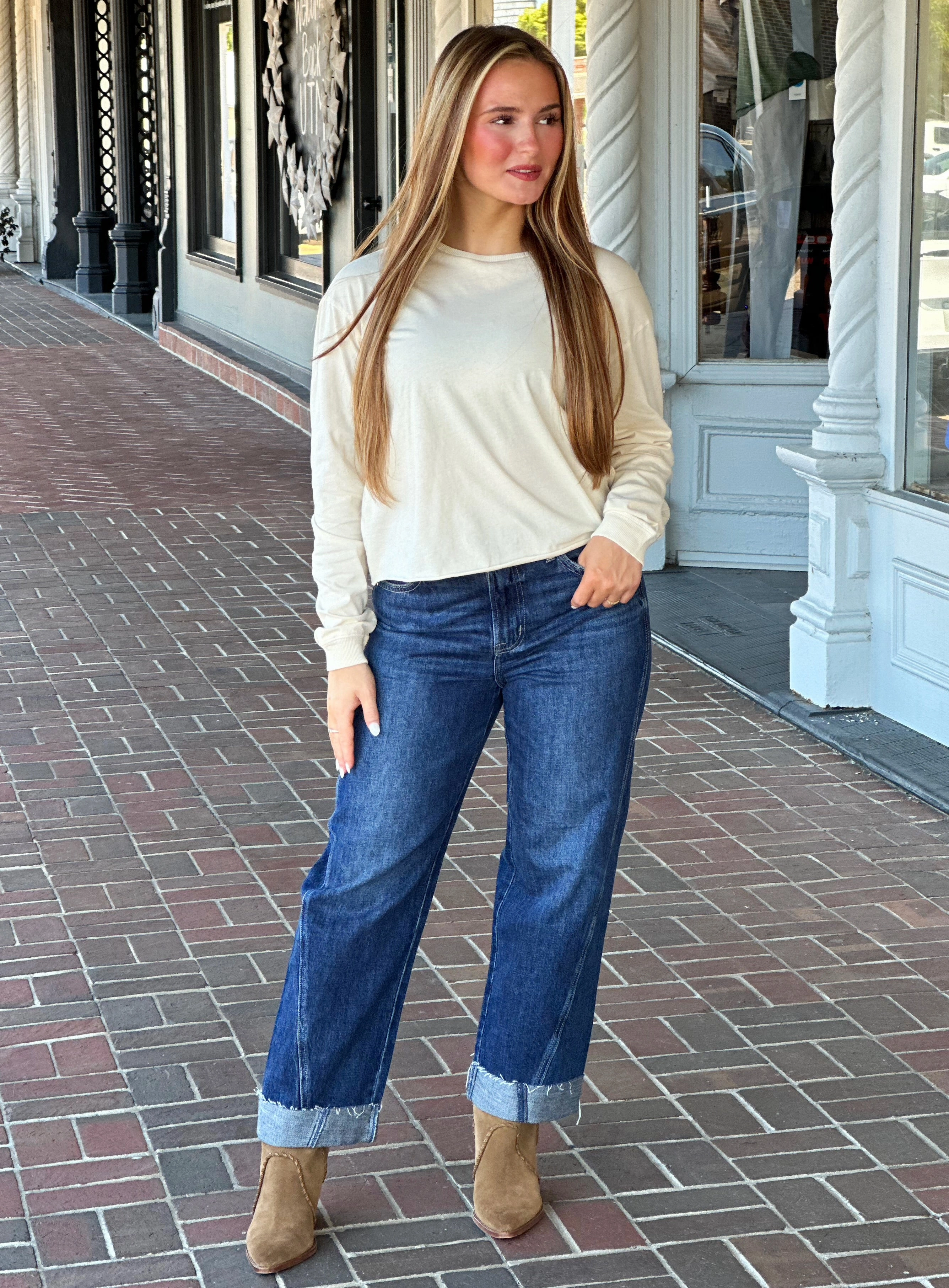 RelaxedSilhouette CrewNeck Dear John Fremont Tee in Whitecap Gray