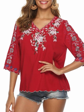 COTTON V-NECK FLORAL EMBROIDERED TOP_CWTBLL0824 Lightweight pullover Stretch Technology