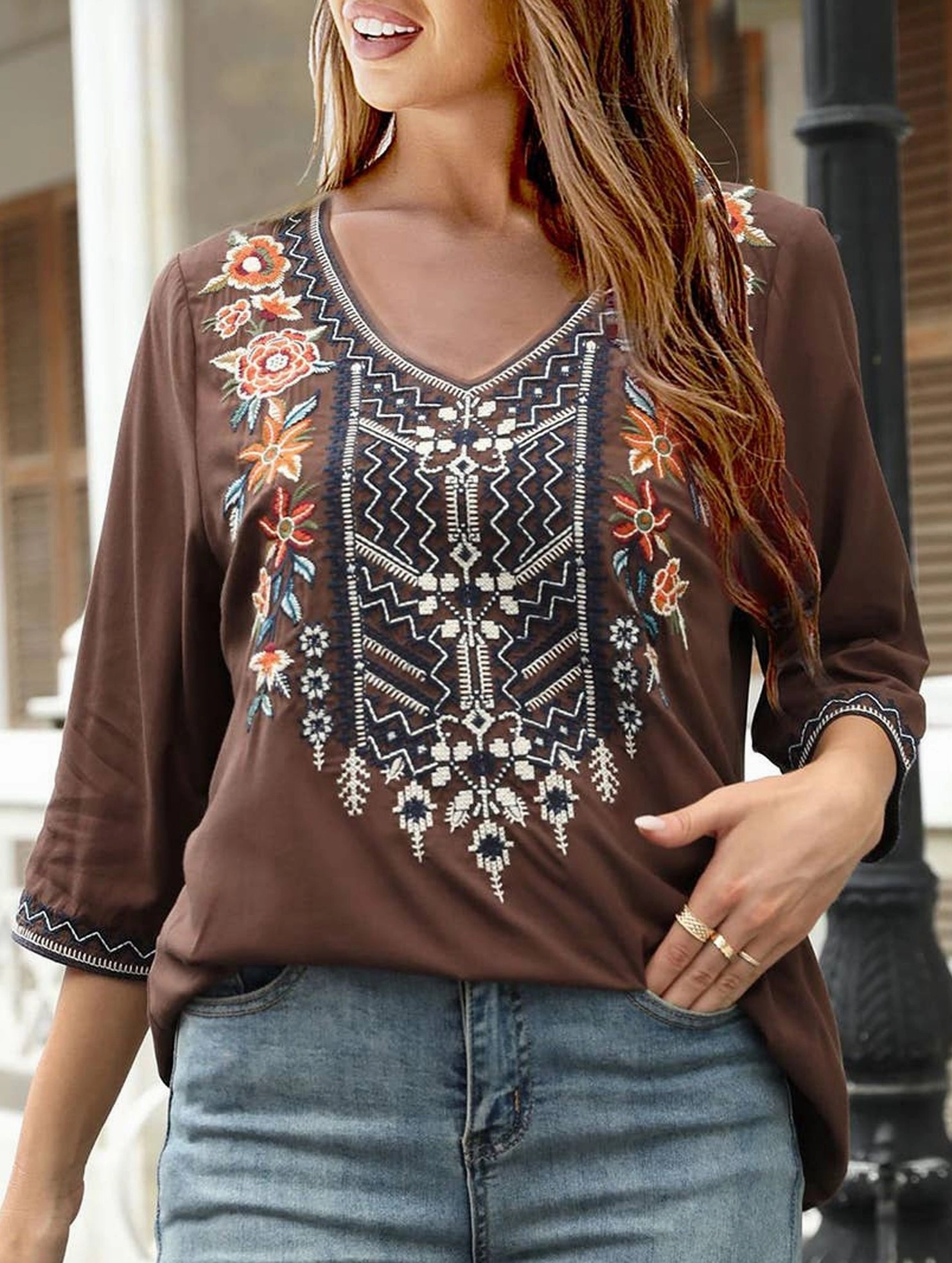 COTTON V-NECK PLUS-SIZE EMBROIDERED BLOUSE_CWTBLL0820 Multipanel Construction Breathable back panel