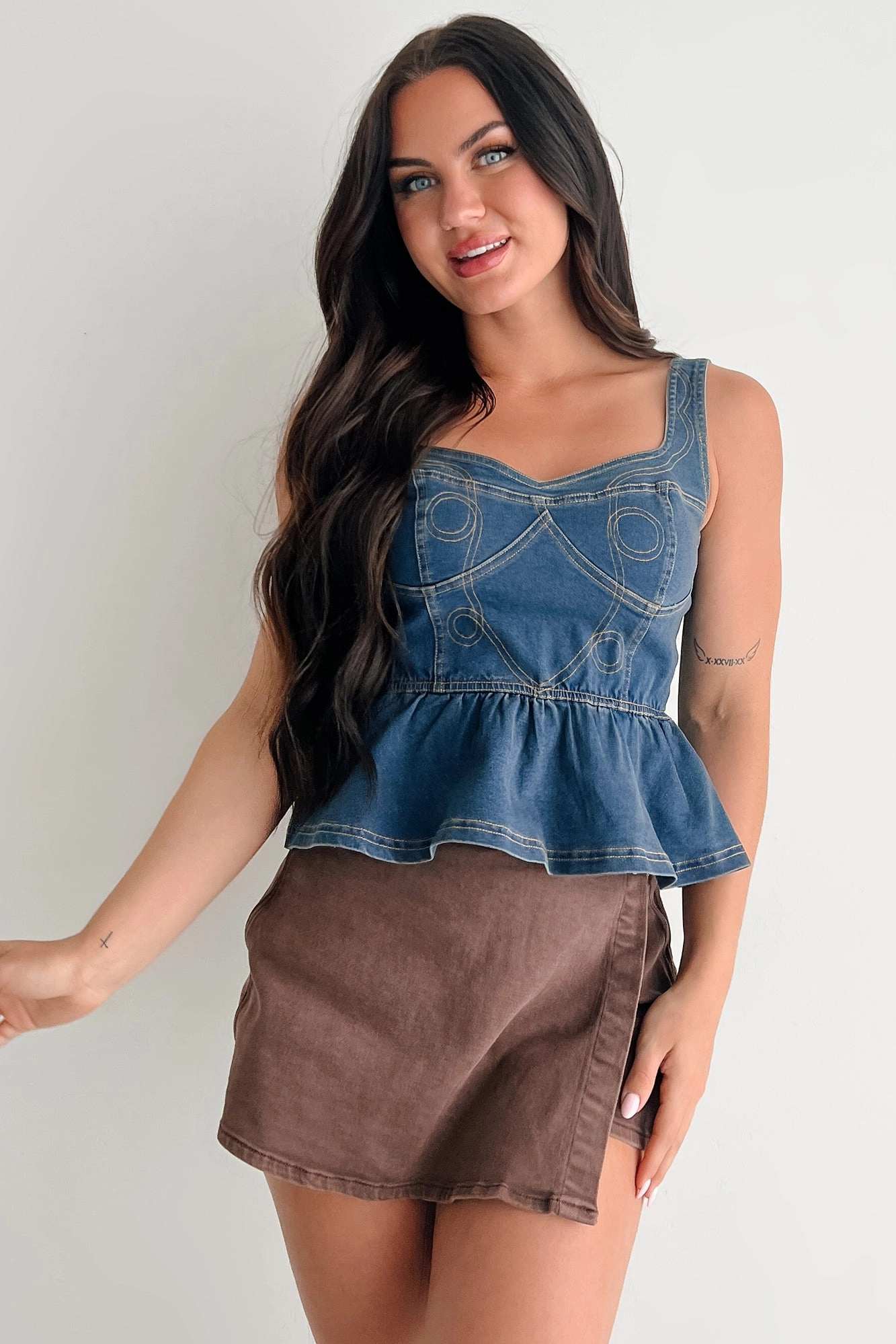 AntiPillingFinish AbrasionResistantEdging Dainty In Denim Peplum Tank Top (Medium Blue)