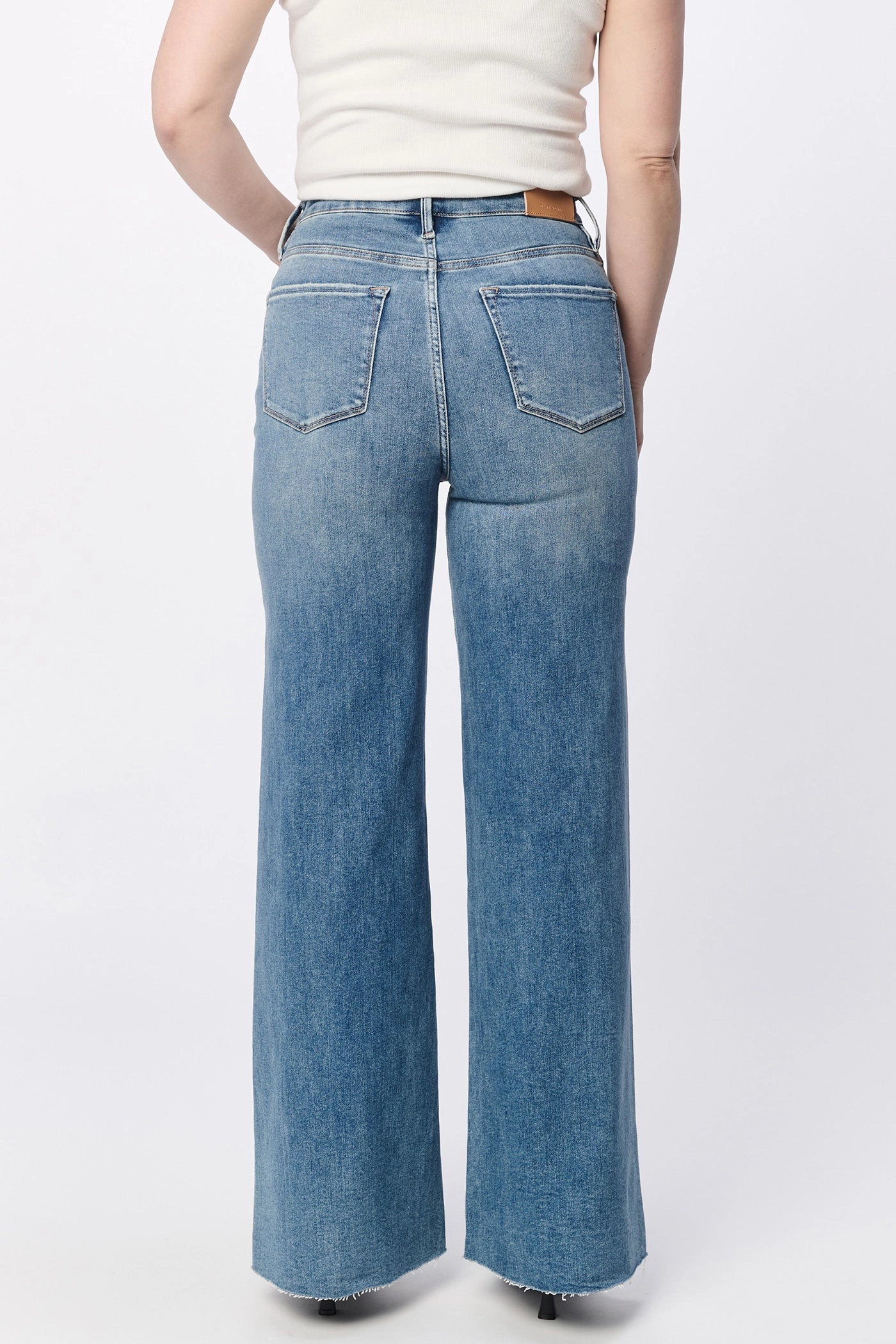 Non Restrictive Fit Dear John Fiona Wide Leg Jean in Norway