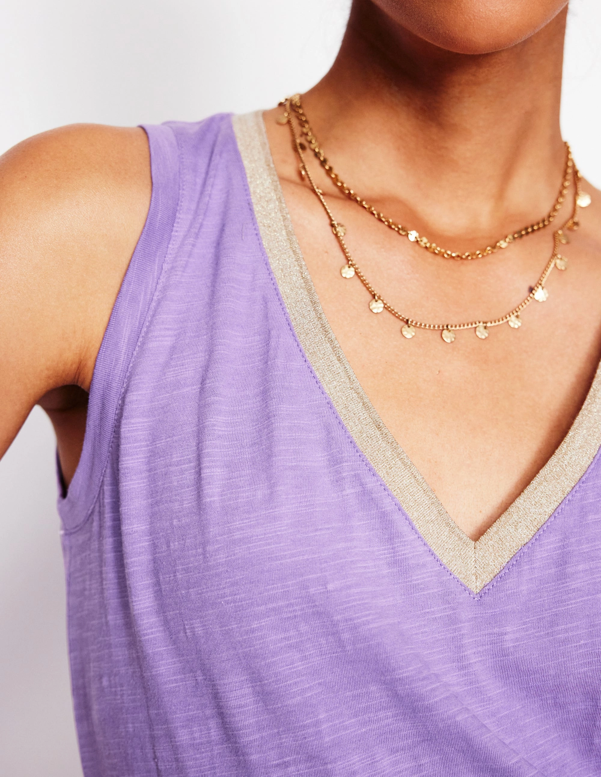 LightweightMaterial Metallic Trim V Neck Vest-Pretty Violet