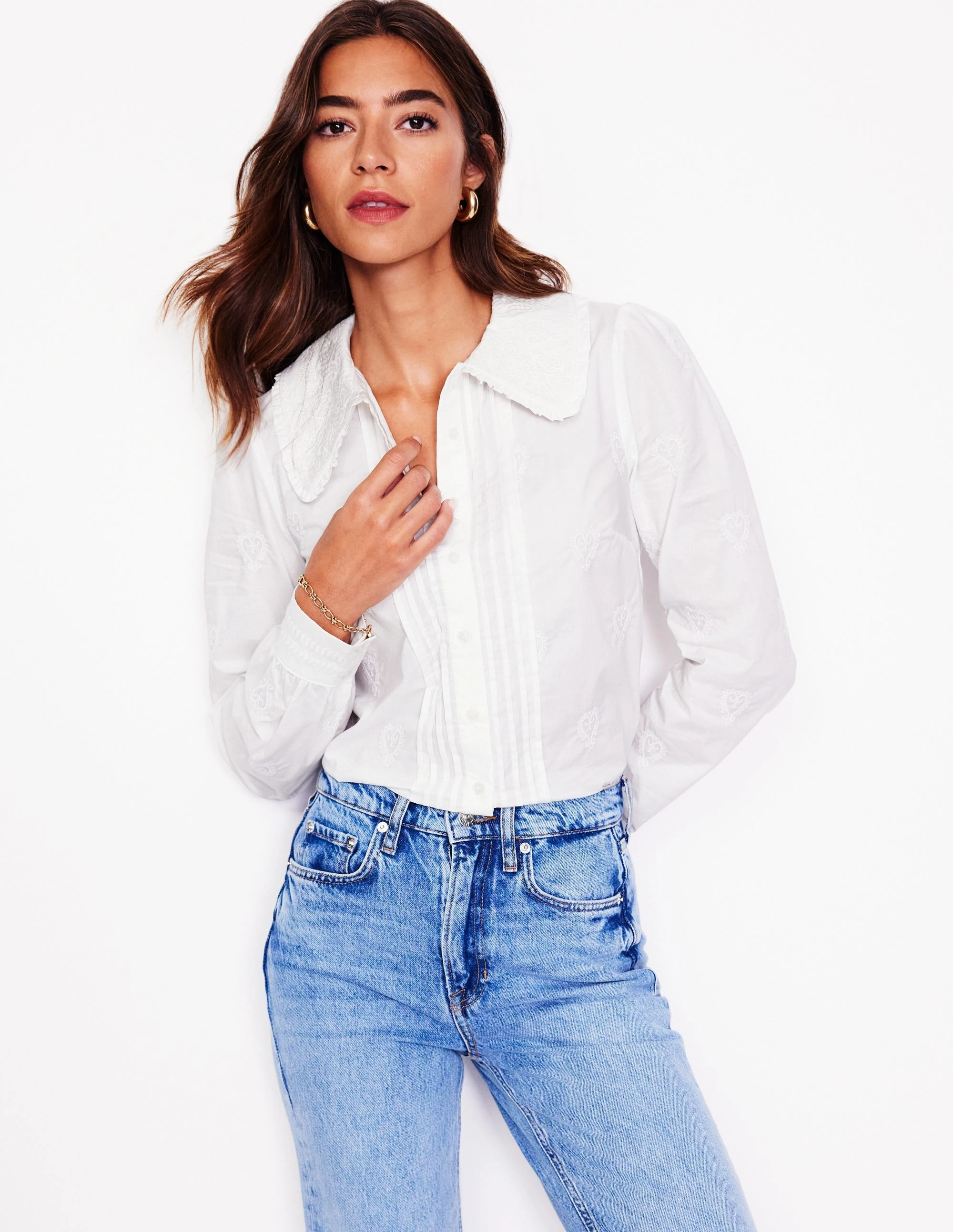 Embroidered Collar Blouse-White Breathable mesh lining Soft Pullover