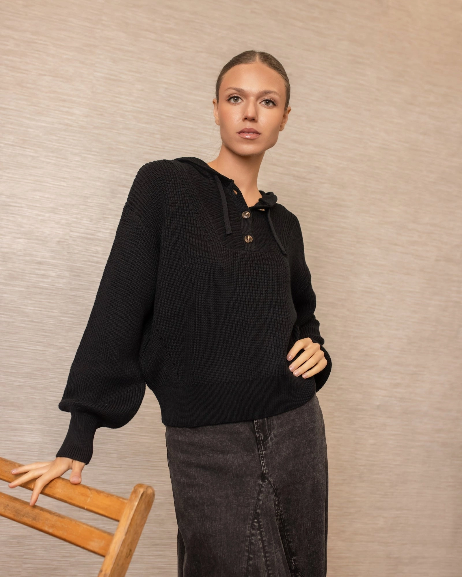 Drawstring Knit Hoodie | Black Casual Tee