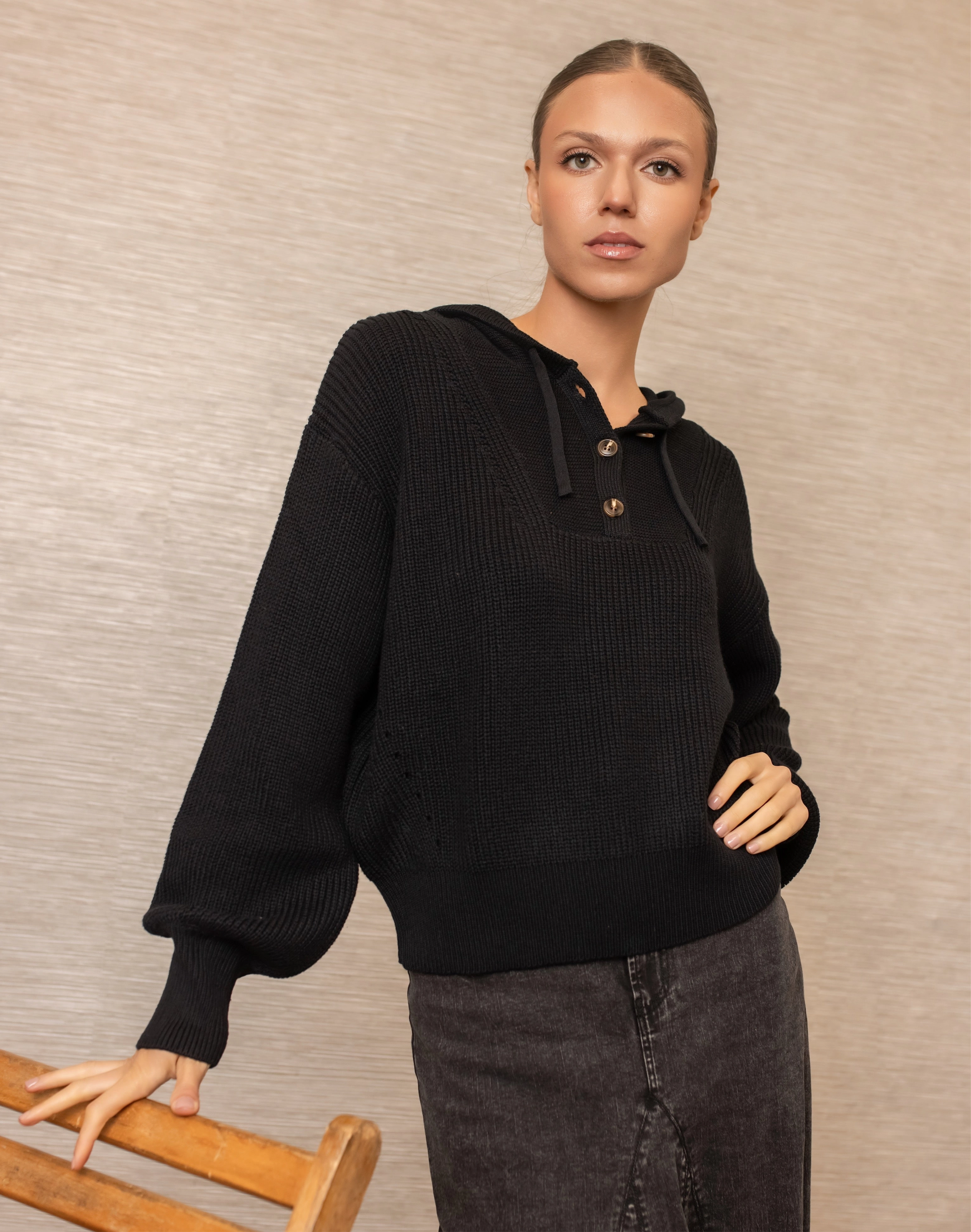 Drawstring Knit Hoodie | Black ButtonlessClosure Durable Overlock Stitch