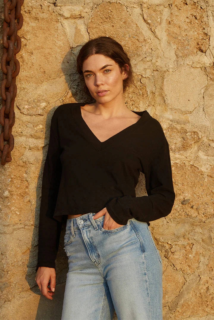 FullCut Shoulder NonRestrictiveCut Jimi Long Sleeve Tee in True Black