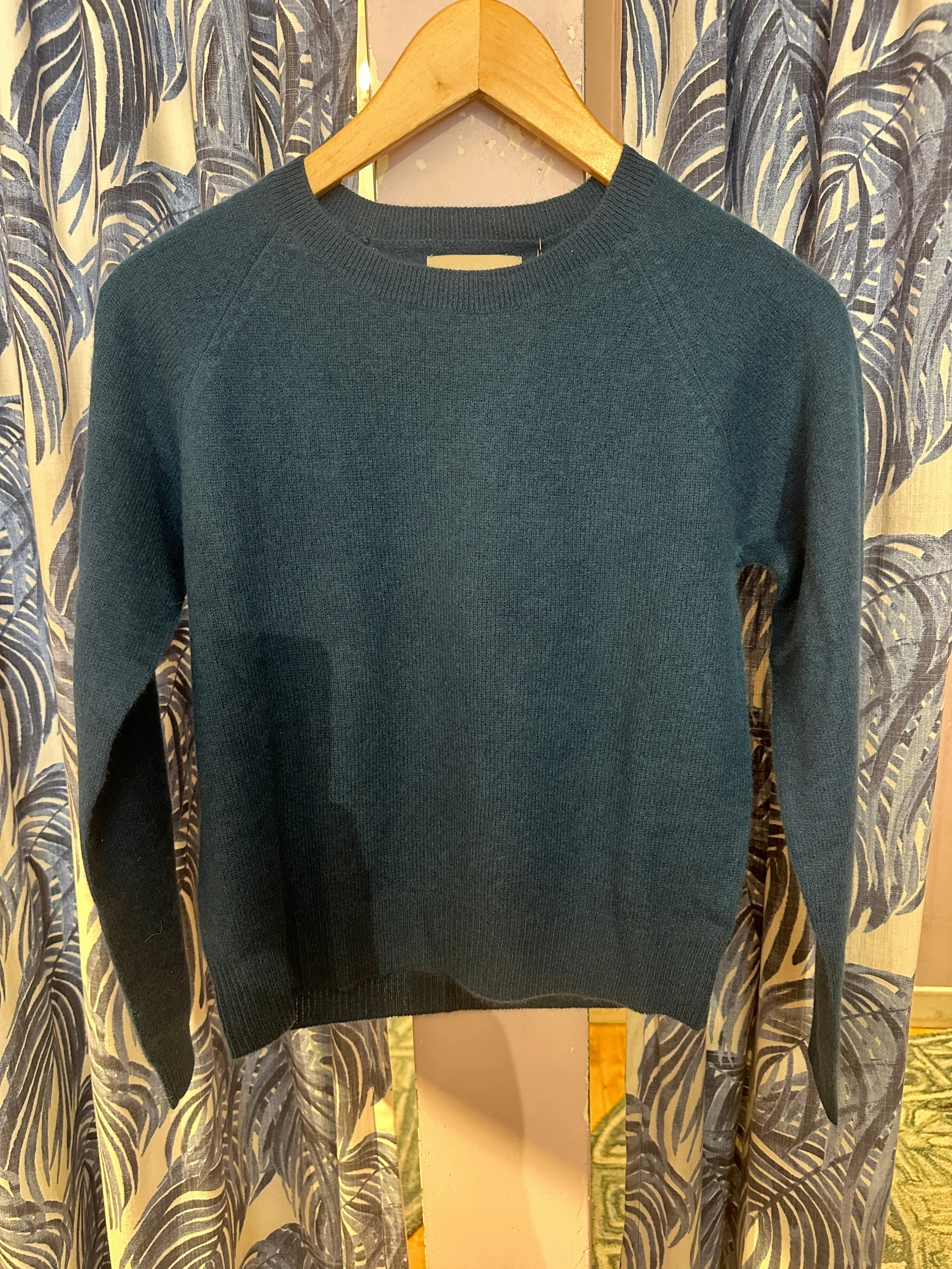Cashmere Crop Crew in Dark Slate Blue NonIrritatingEdges Classic Style