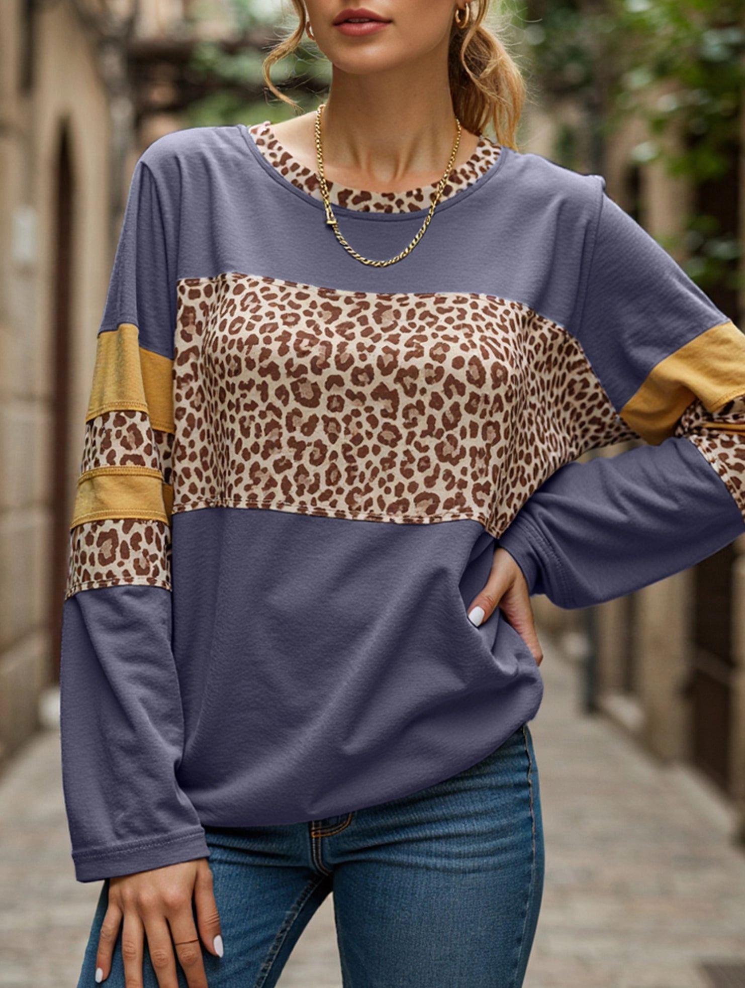 Double Needle Hemming Leopard-print asymmetrical hem long-sleeve top