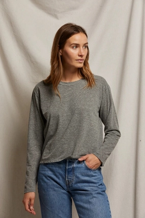 Axel Long Sleeve Boxy Crew Tee in Heather Grey Architectural Tailoring