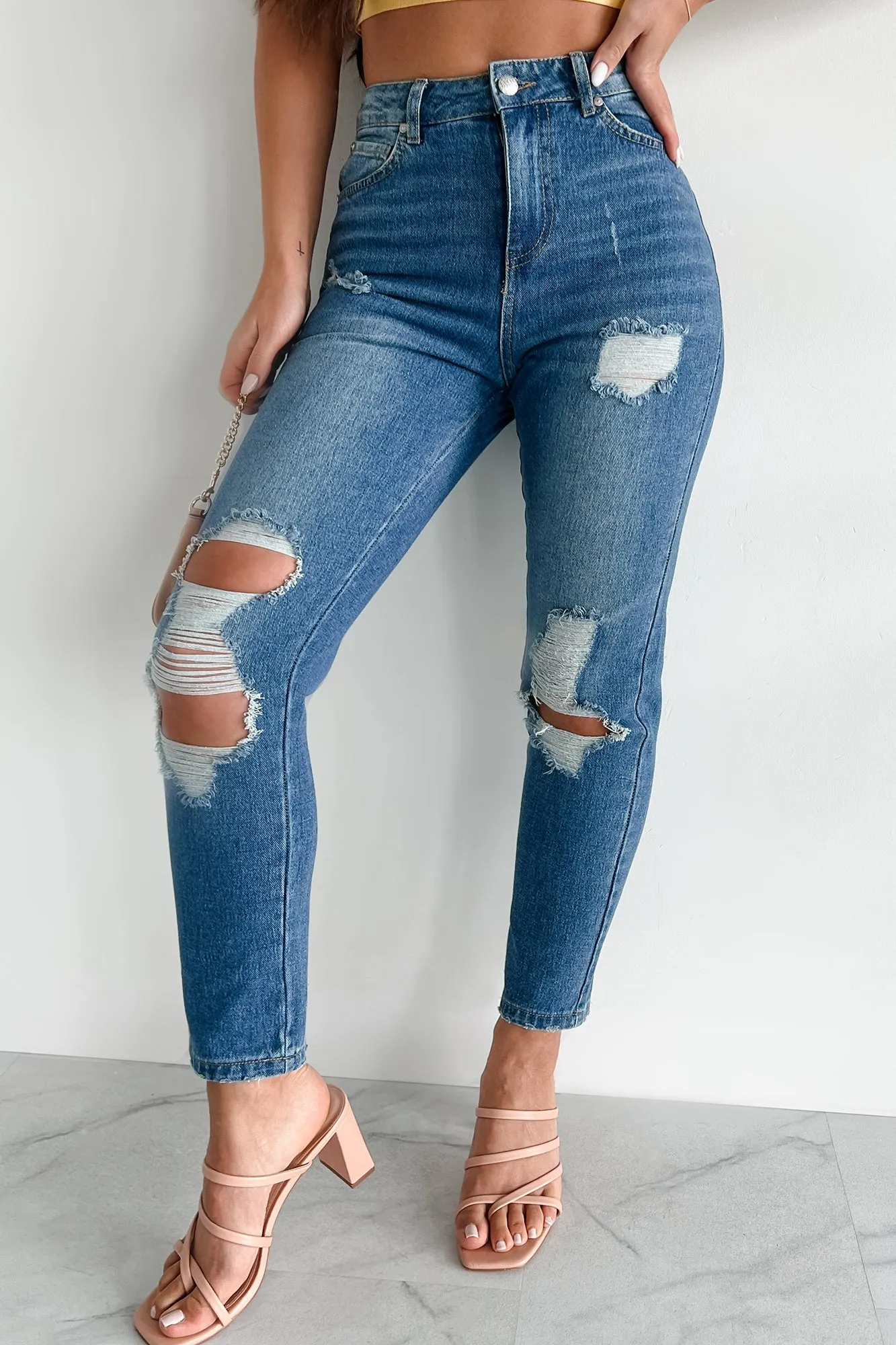 Ariah High Rise Distressed Mom Jeans (Medium Denim) Fit And Easy Street Routine