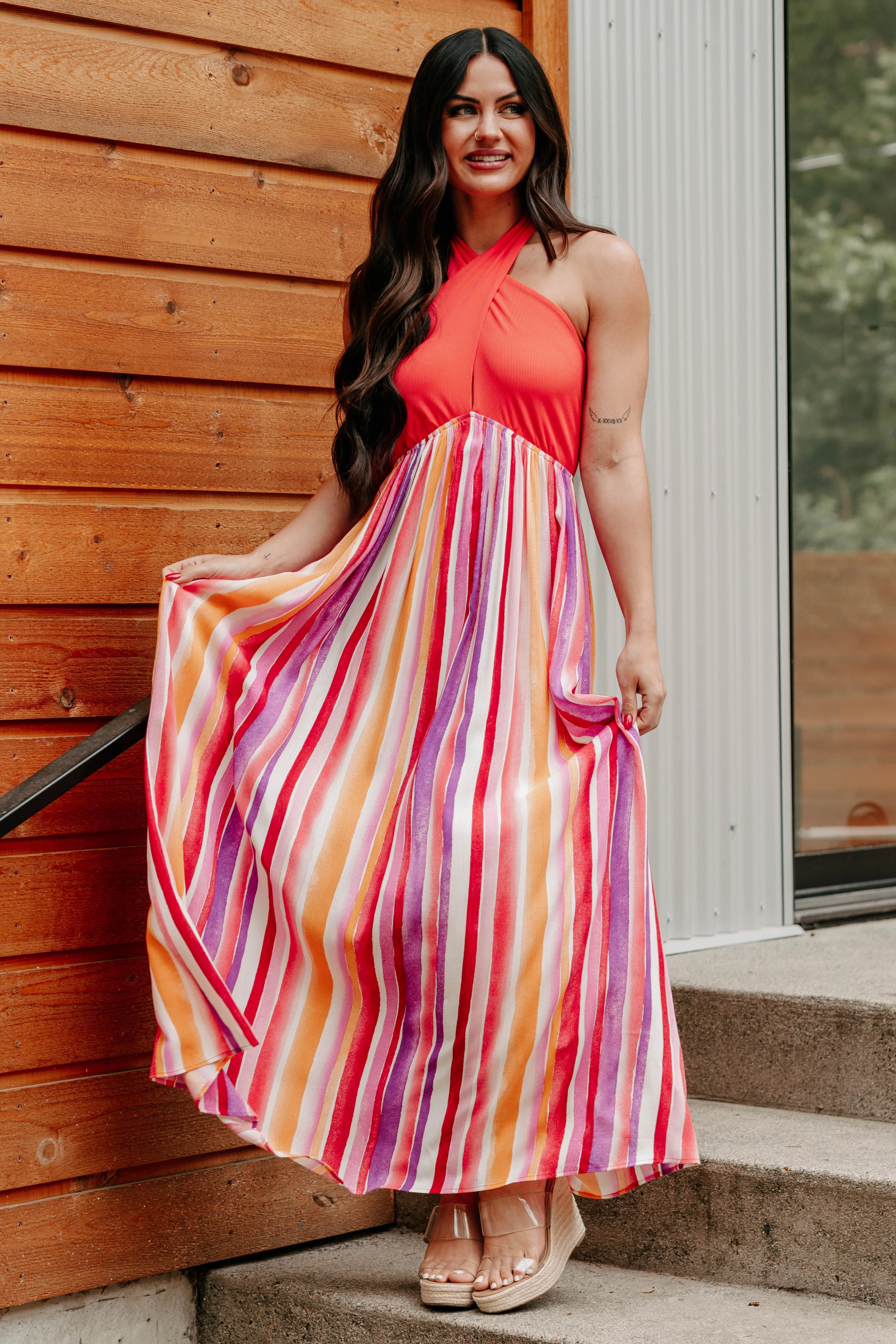 Sleeveless Cut Beauty Awaits Striped Halter Maxi Dress (Tomato Red)