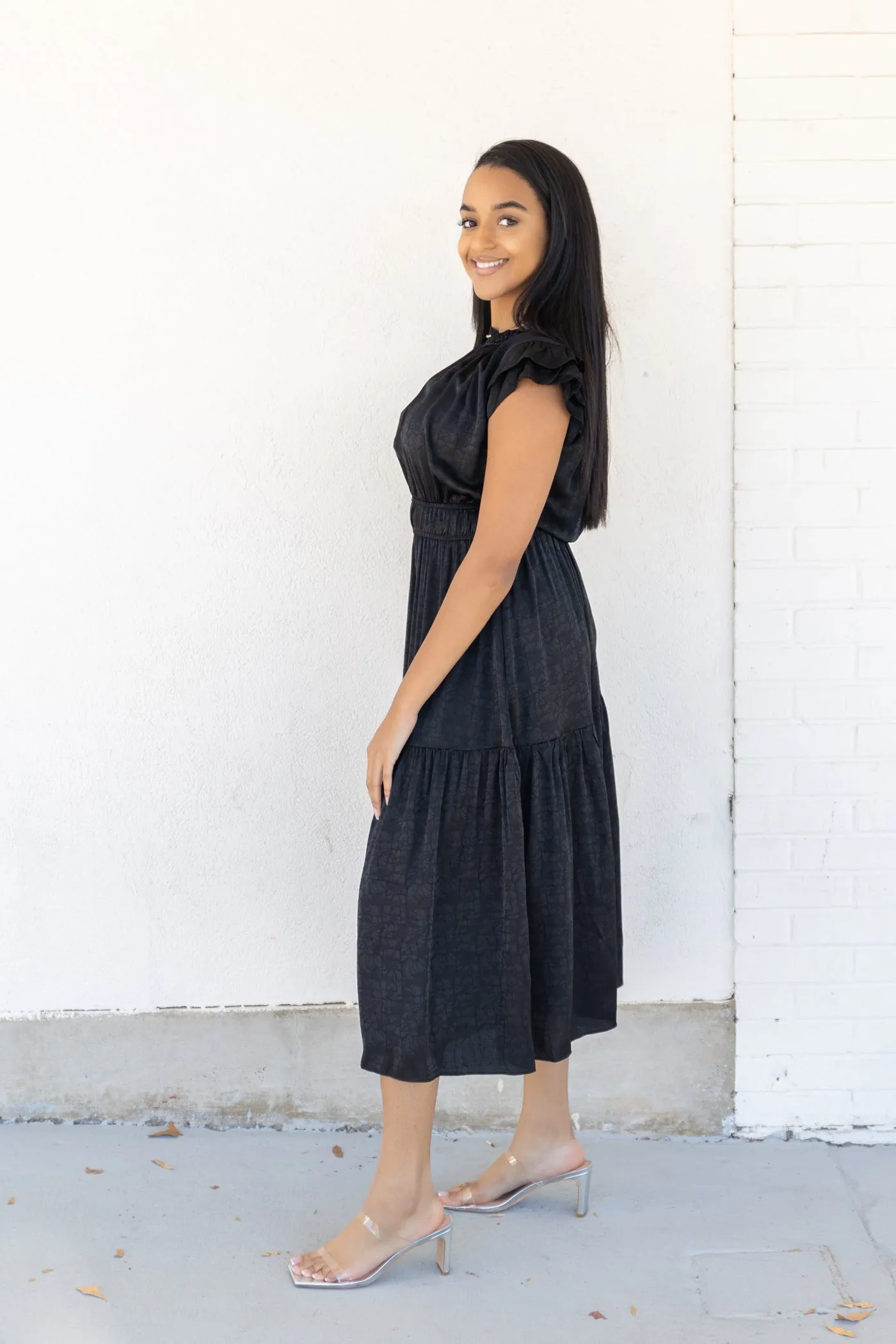 DAHLIA BLACK DRESS Balanced feel Smart Silhouette