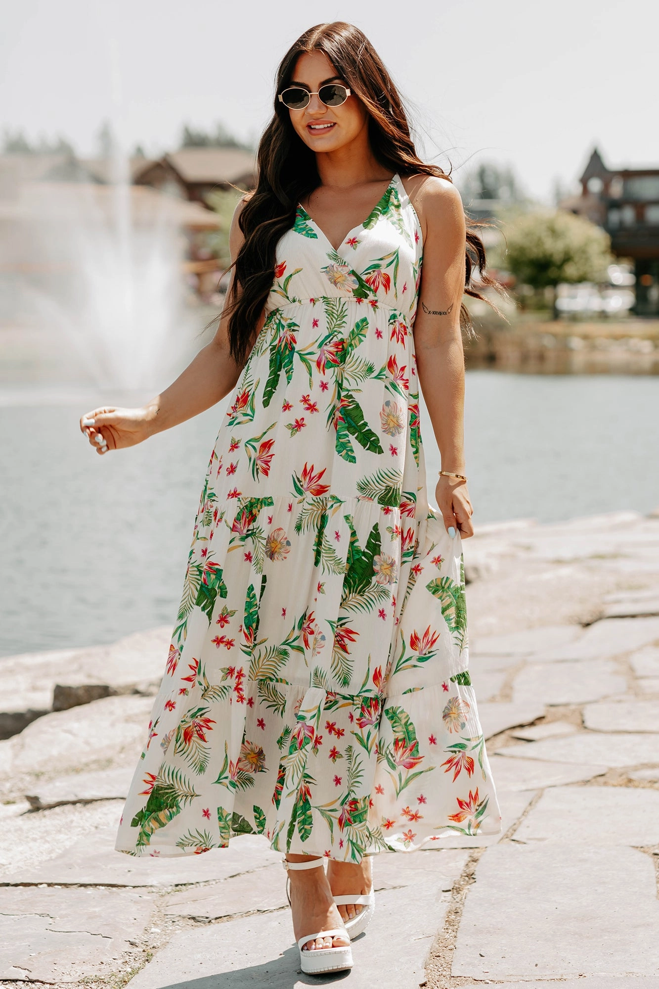 Comfy Shape Flourish Club Sleeveless Floral Maxi Dress (Ivory/Multi)