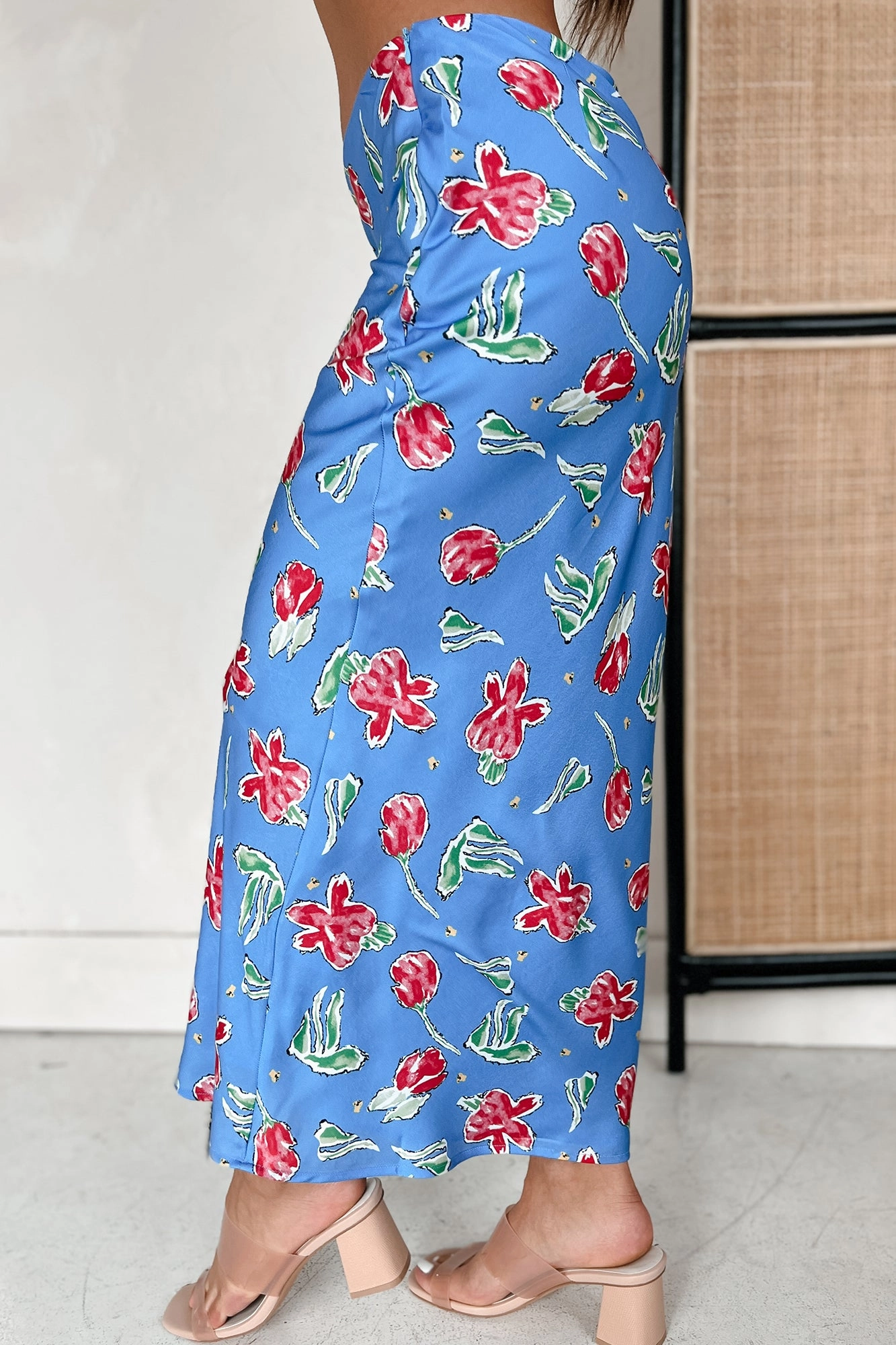 Warm Fit Feeling Flowerful Satin Floral Midi Skirt (Blue)