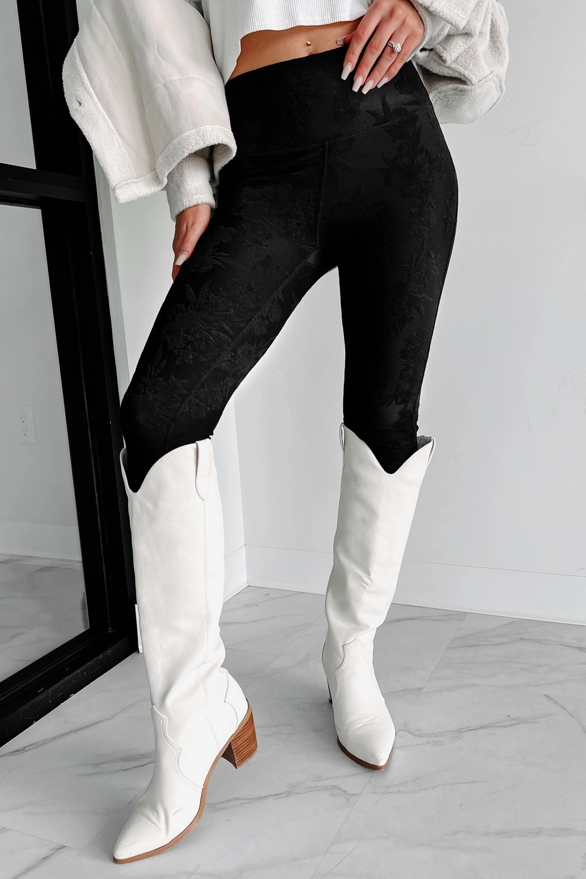 Feminine Power Floral Textured Double-Layered Leggings (Black) Bonded Seam Construction FlexibleCollarStructure