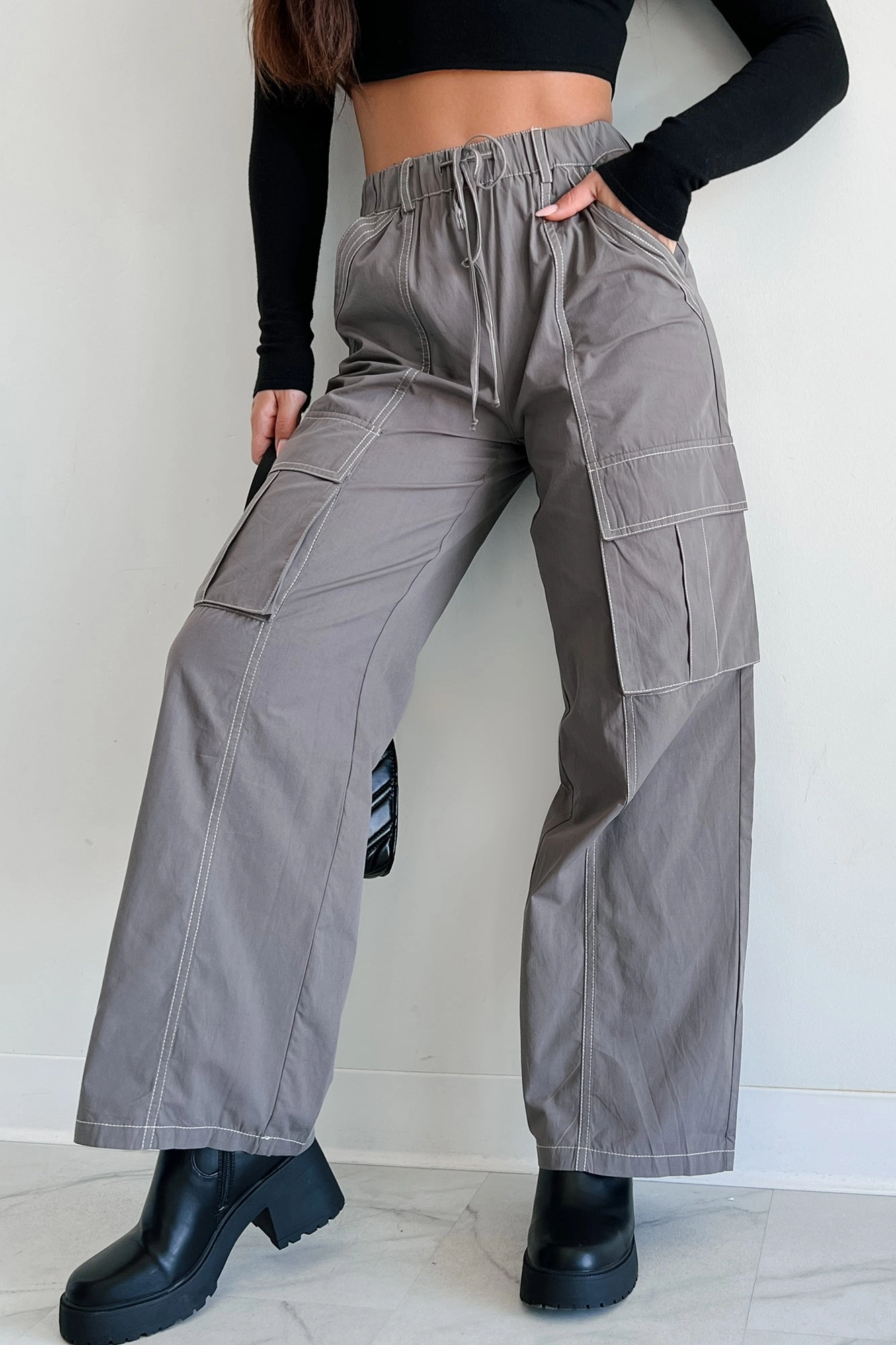 LightweightComfort Macaulay Wide Leg Cargo Pants (Graphite)