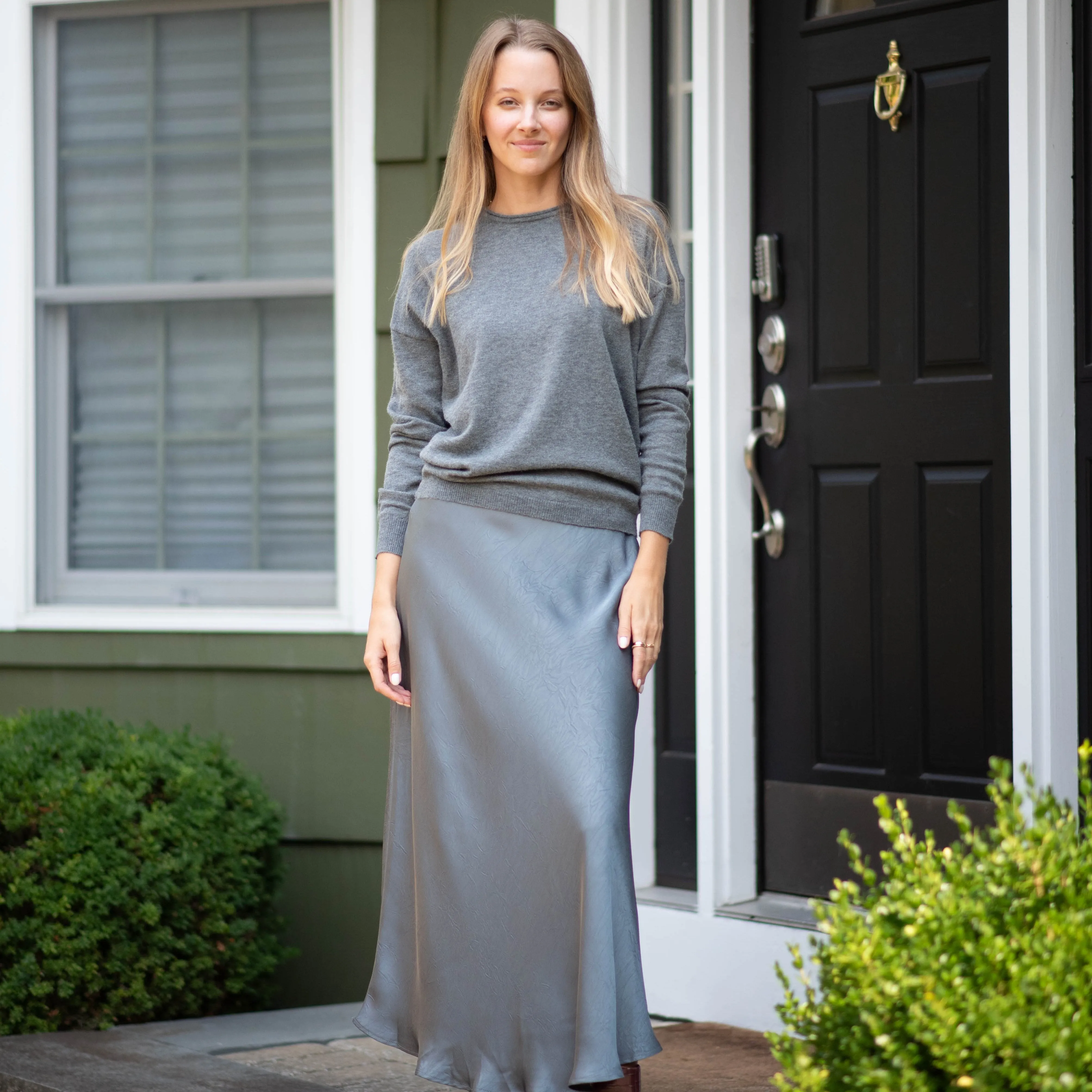 Comfortable Design Lightweight Material Crinkle Slip Skirt | Gray