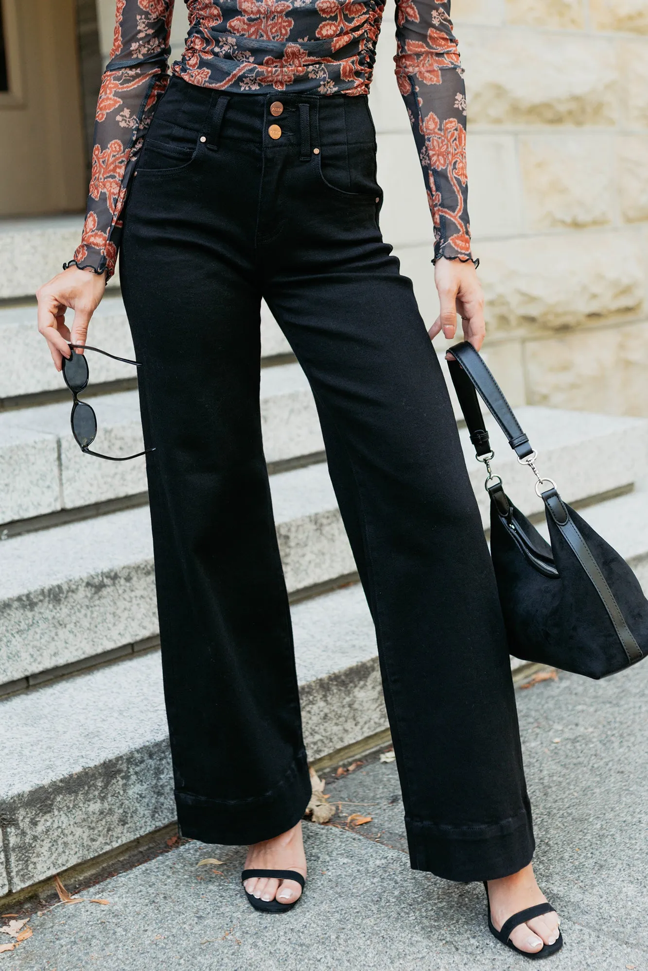 easy move Tagless Design Frederick High Rise Wide Leg Risen Jeans (Black)