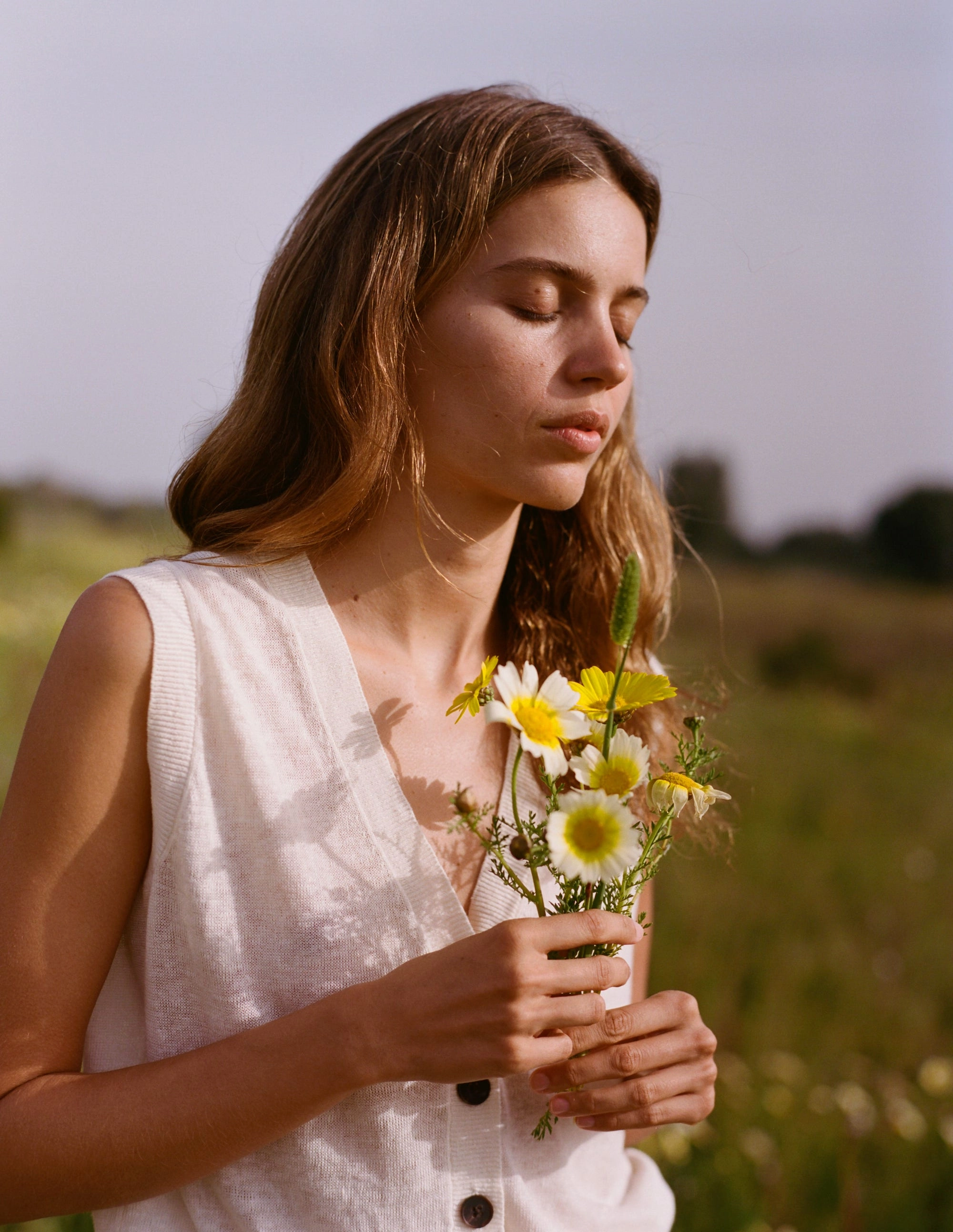 V-Neck Linen Waistcoat-Warm Ivory Jacquard Pattern