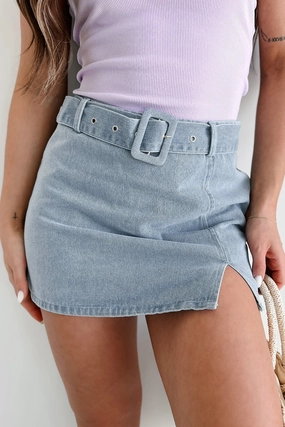 SnagFreeFabric Flattering Style Growing Distant Belted Denim Mini Skirt (Washed Denim)