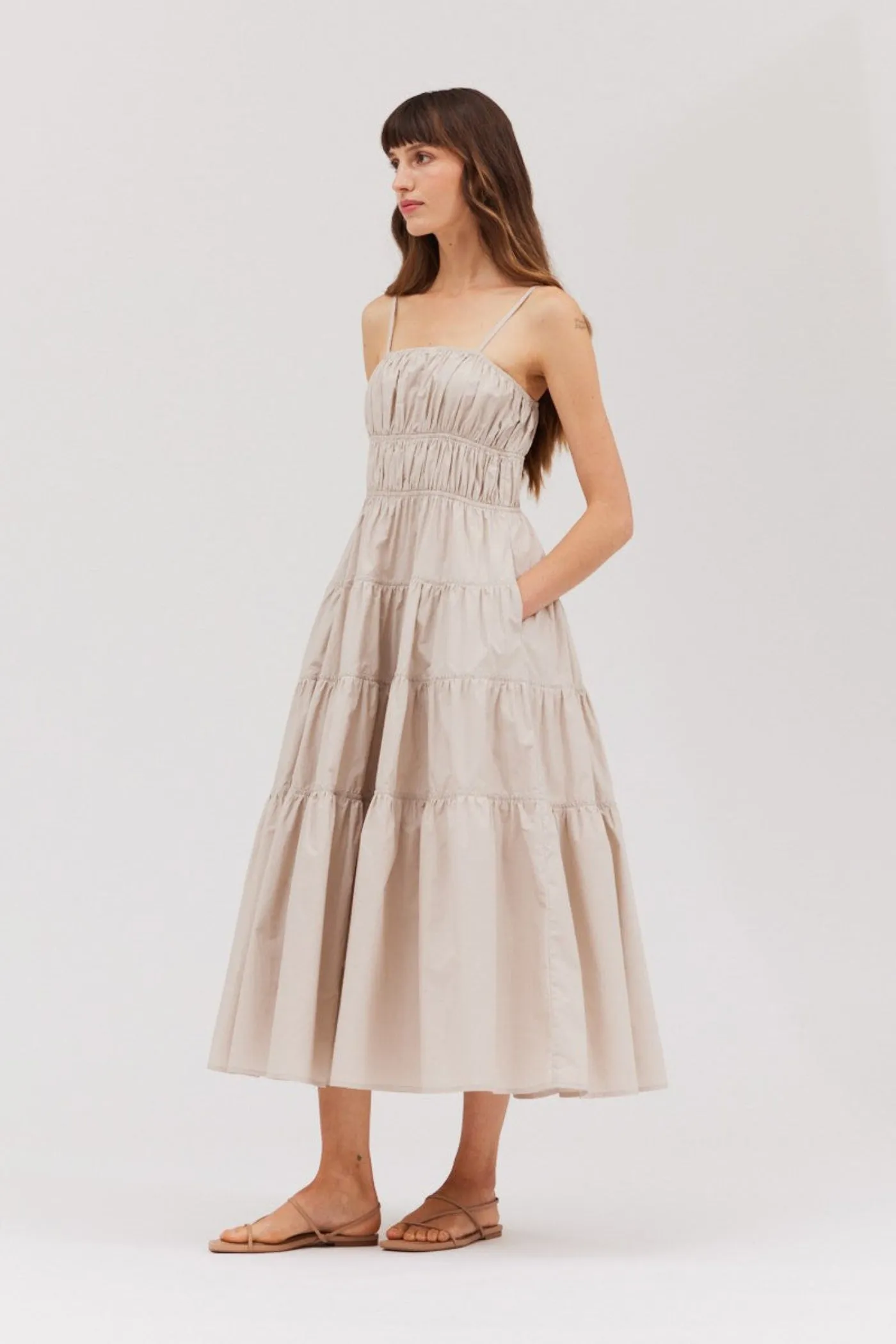 Event Perfect MORGAN TIERED MIDI DRESS