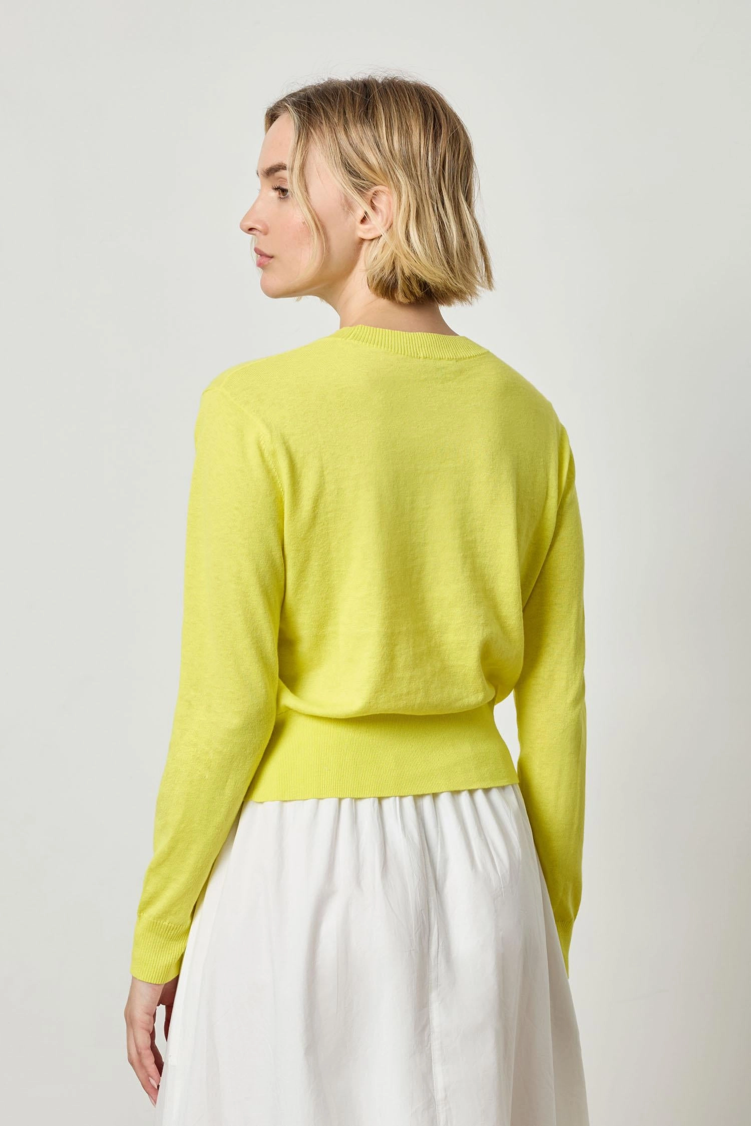 MeshLining Ergonomic Fit Design Everyday Crewneck Sweater in Lemon