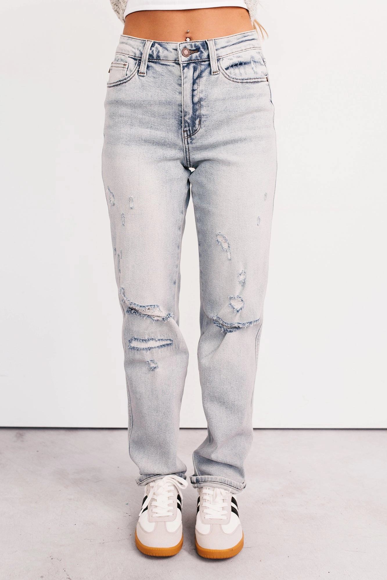 Meadow Mid Rise Judy Blue Boyfriend Jeans (Light) Quick Layer Practical Fit