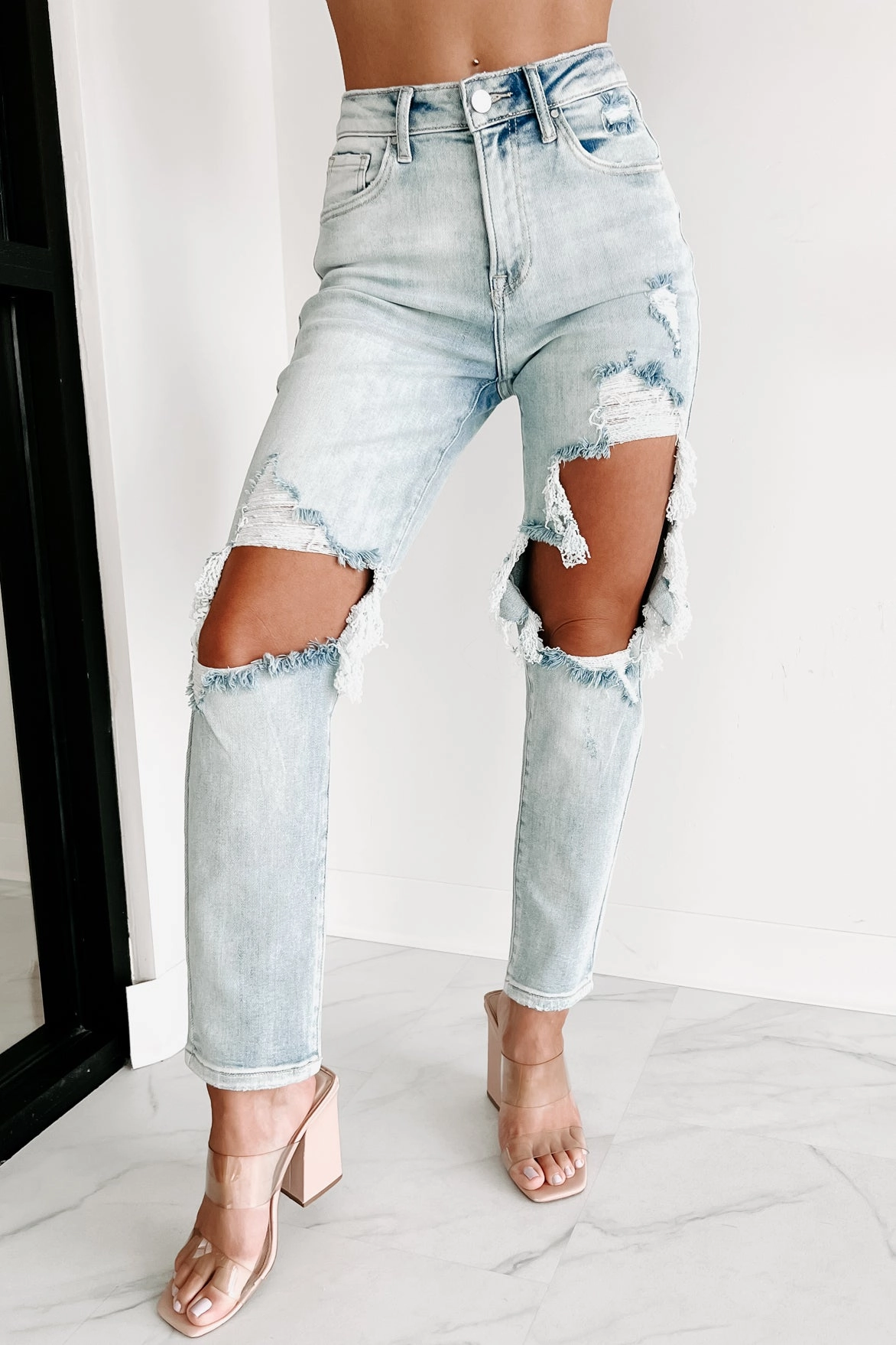 Izetta High Rise Distressed Risen Slim Straight Jeans (Light) Light Fabric NonRestrictive