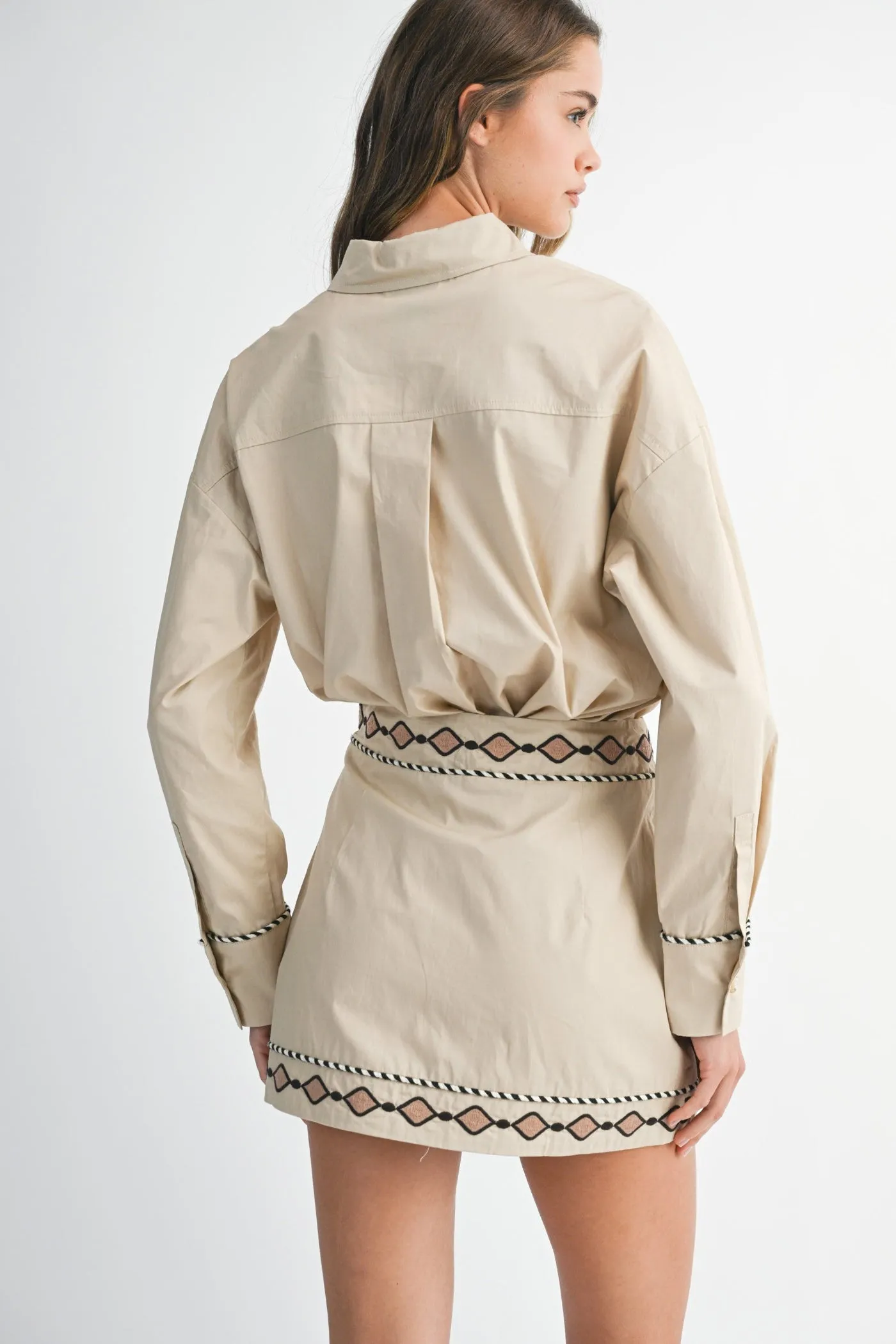 Cozy Edge Flow Look JENNY EMBROIDERED MINI SKIRT