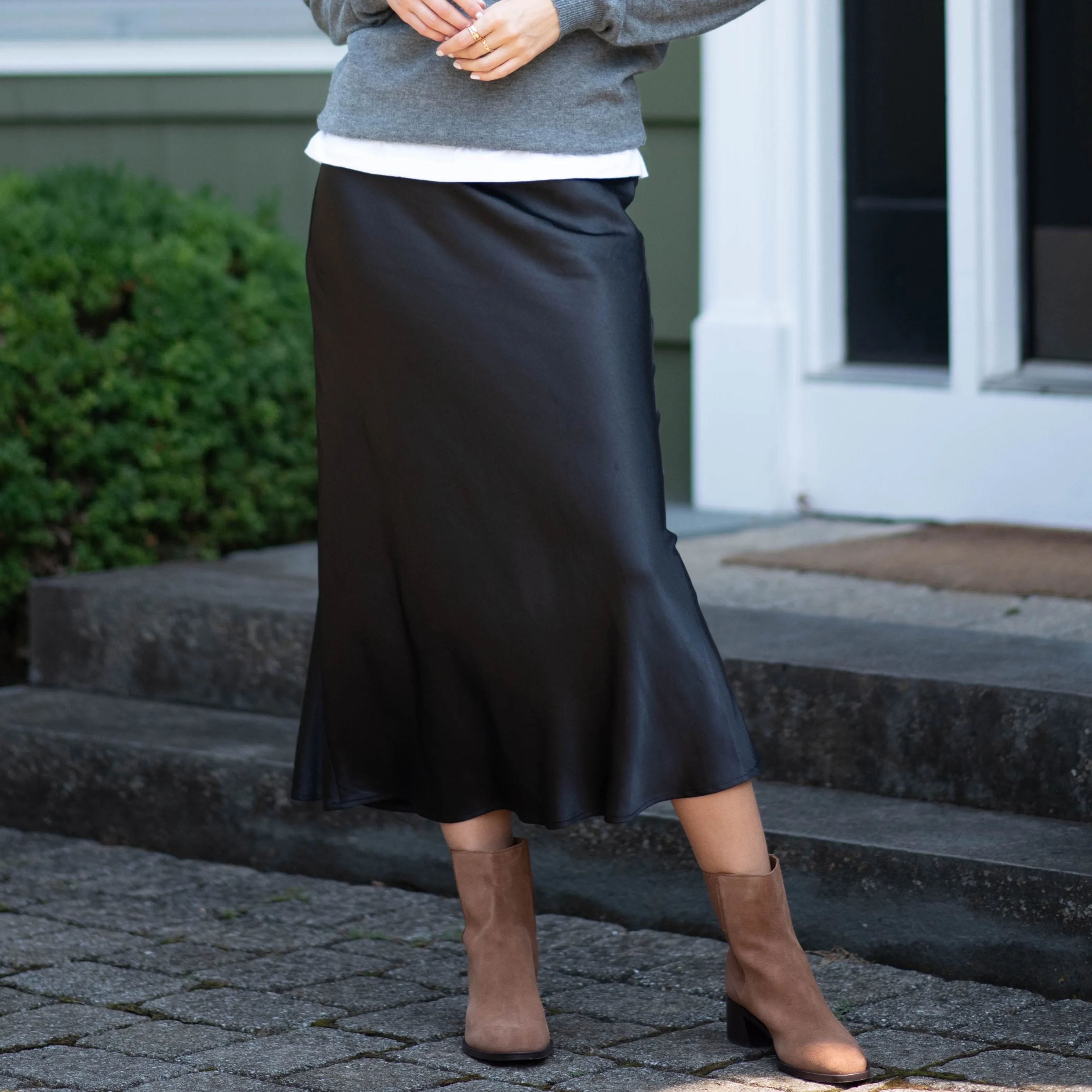 On The Move Windproof Design Midi Slip Skirt |  Black