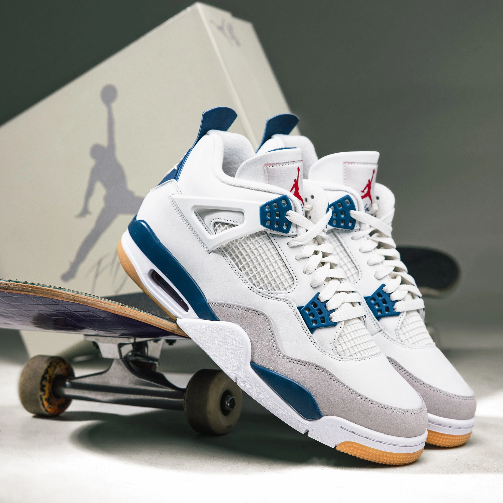 Jordan 4 Retro SB Navy