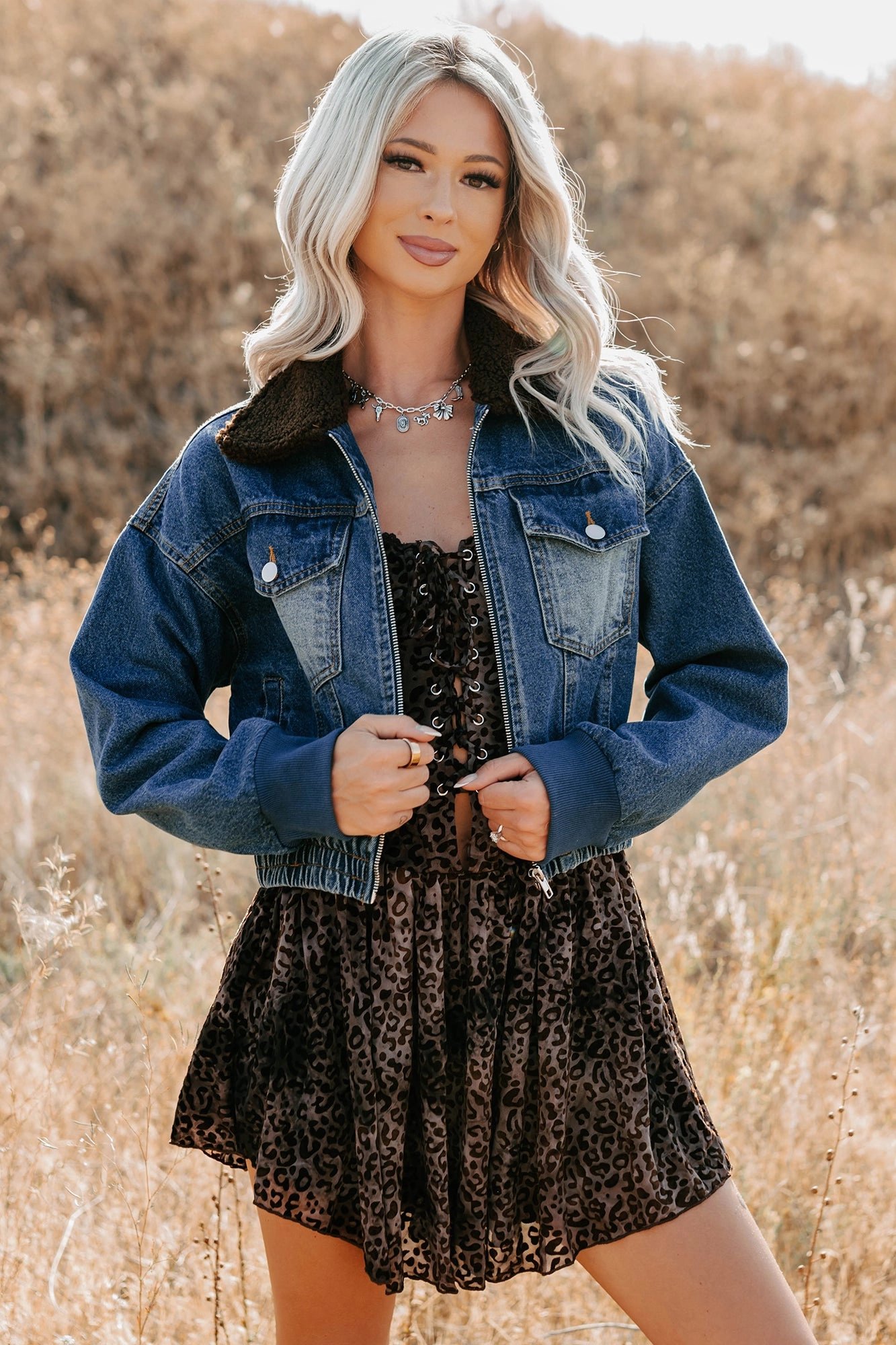 Versatile Base Layer Breaking The Quiet Sherpa Collared Jacket (Denim)