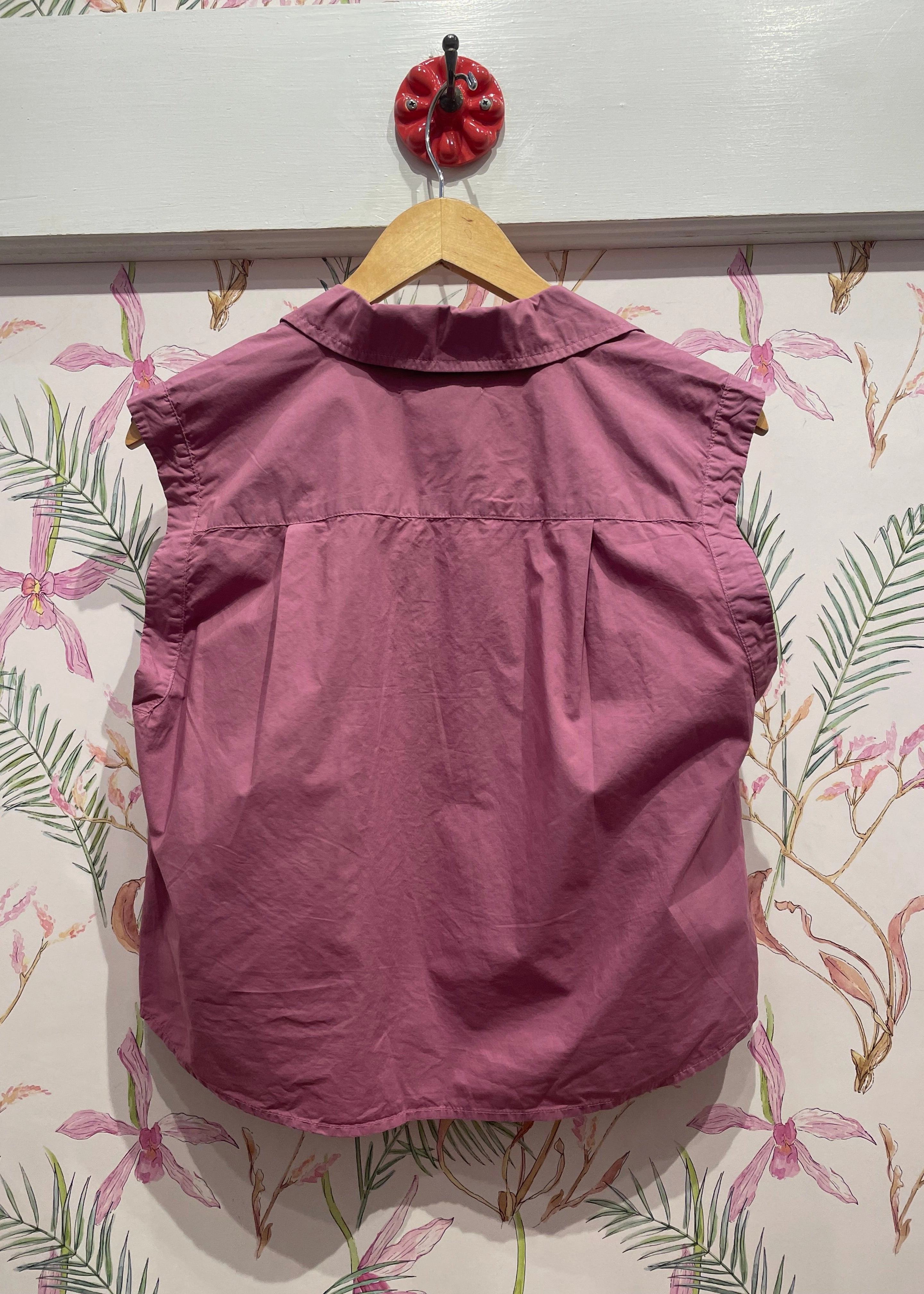 LayeredPanel Odor Resistant Fabric Florence Sleeveless Collar Top in Passion